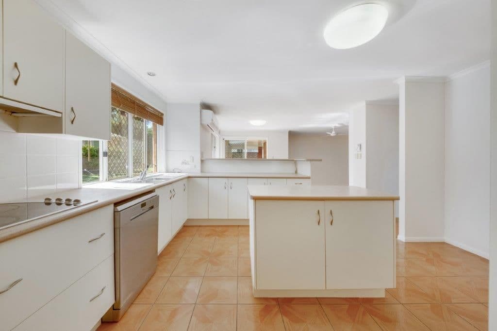 21 Benjamin Court, Glen Eden QLD 4680, Glen Eden - Thumbnail 3