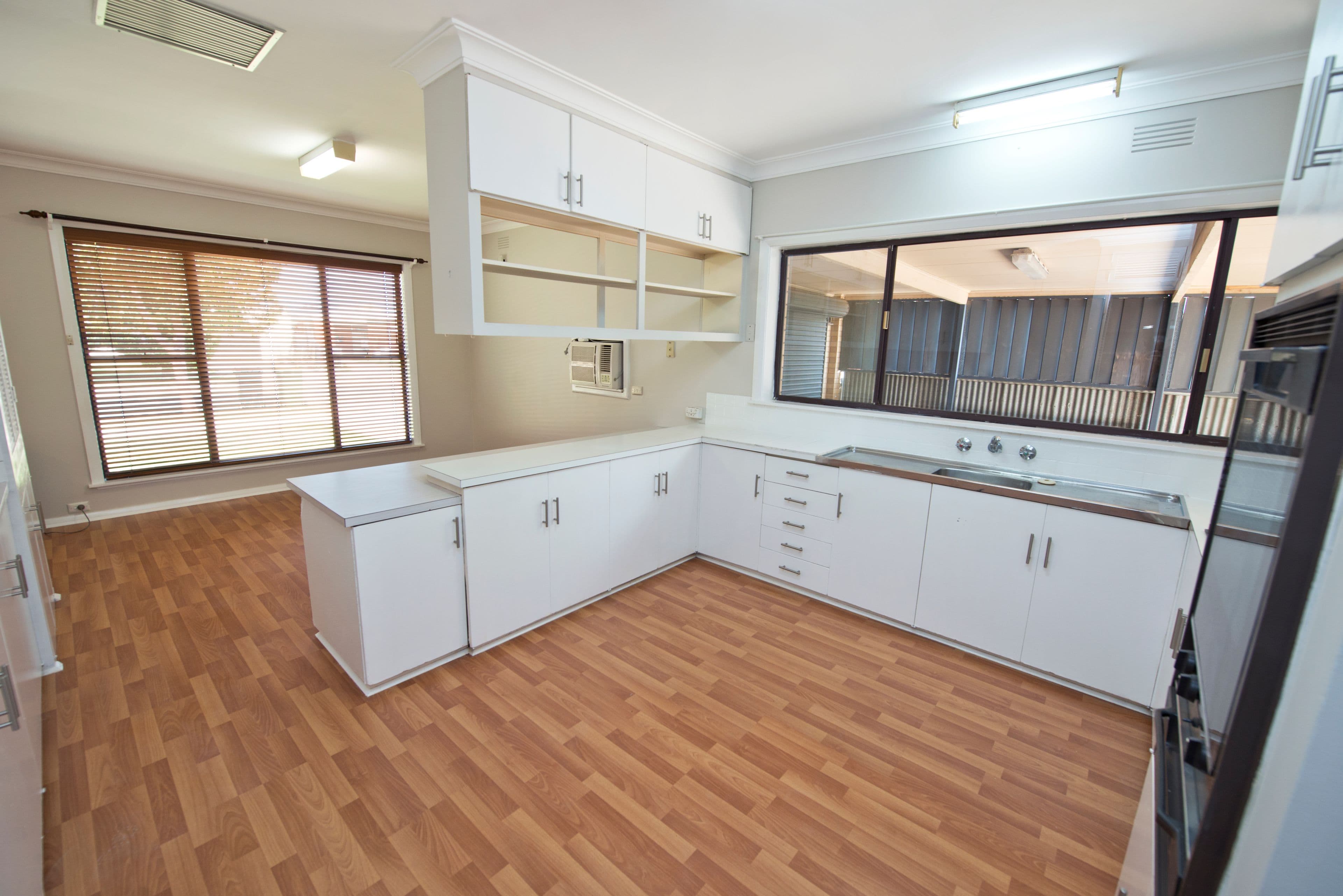 6 Foster Street, Swan Hill VIC 3585, Swan Hill - Thumbnail 2