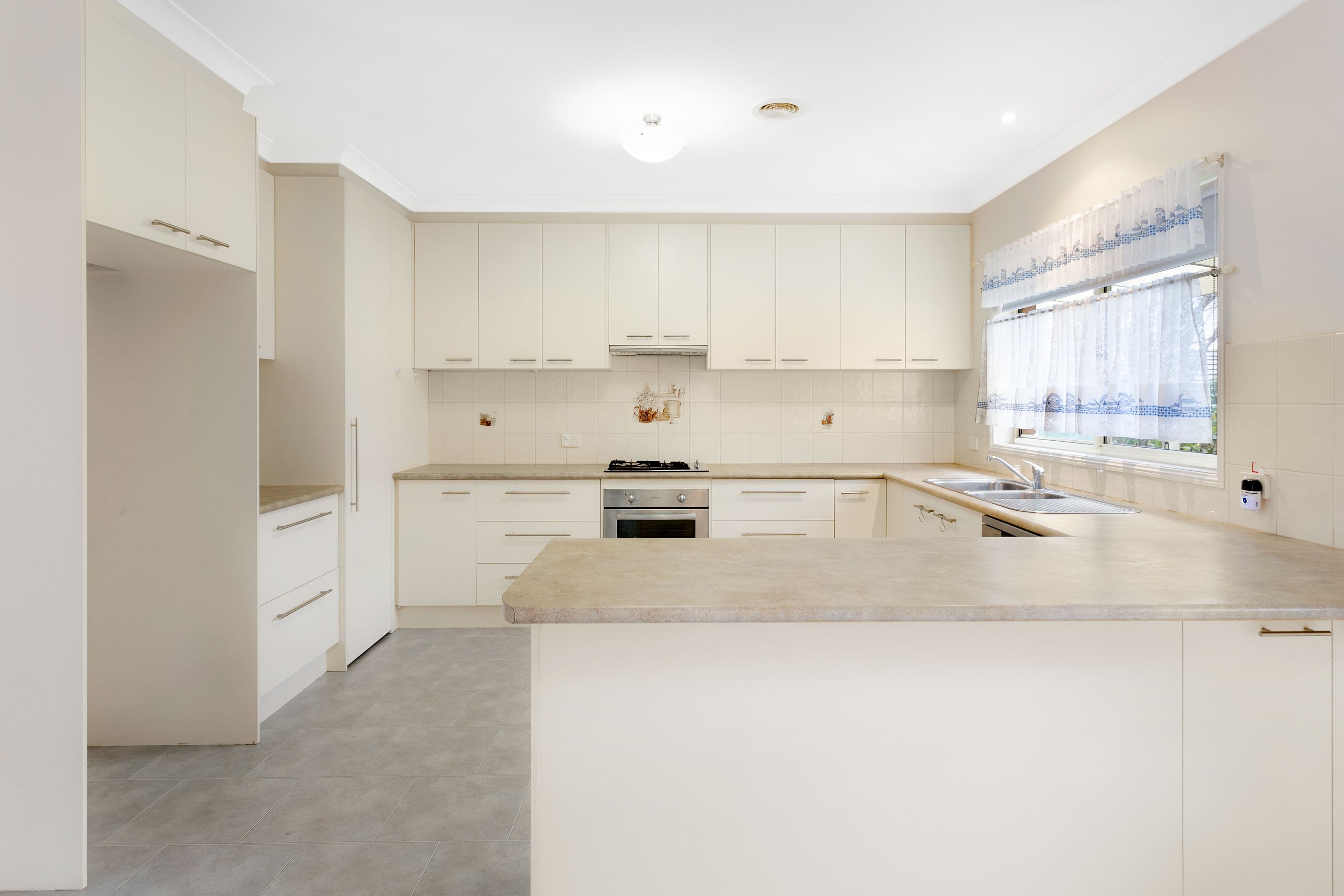 9 Grandview Close, Drouin VIC 3818, Drouin - Thumbnail 5