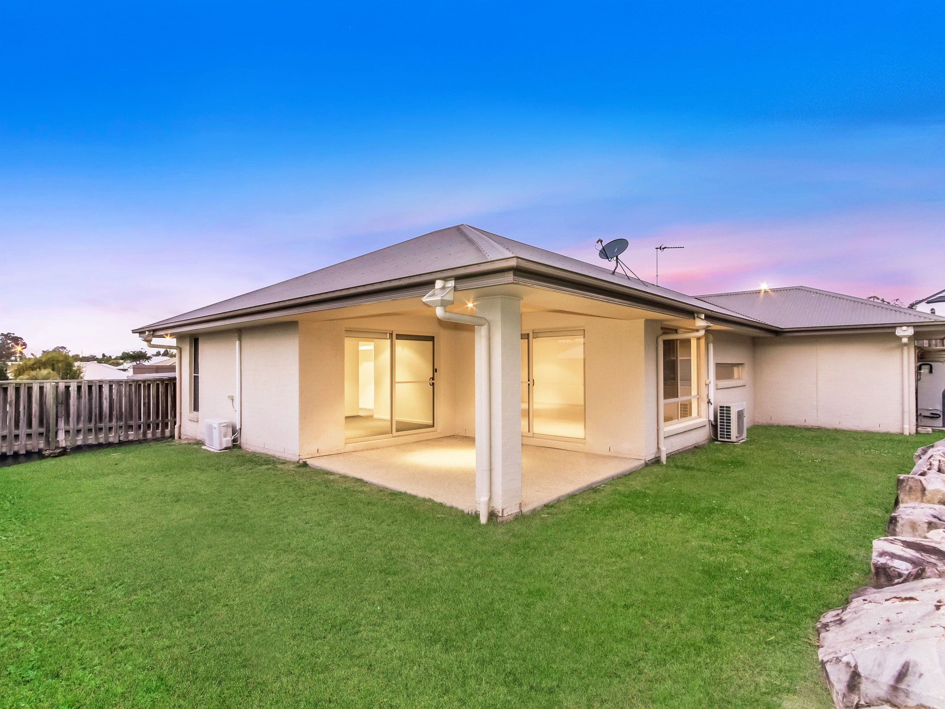 33 Barrington Street, Upper Coomera QLD 4209, Upper Coomera - Thumbnail 3