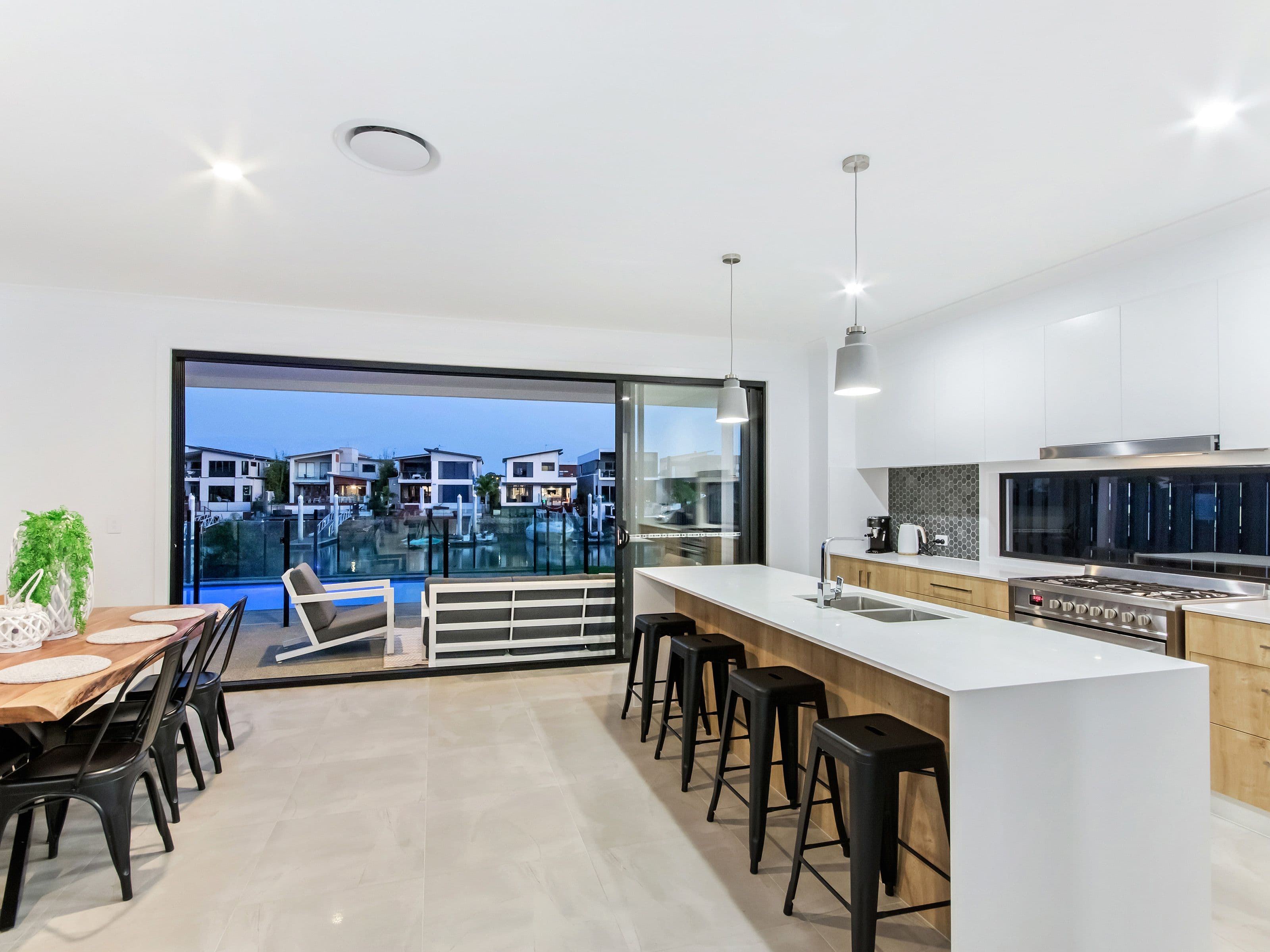 16 Santa Monica Boulevard, Hope Island QLD 4212, Hope Island - Thumbnail 6