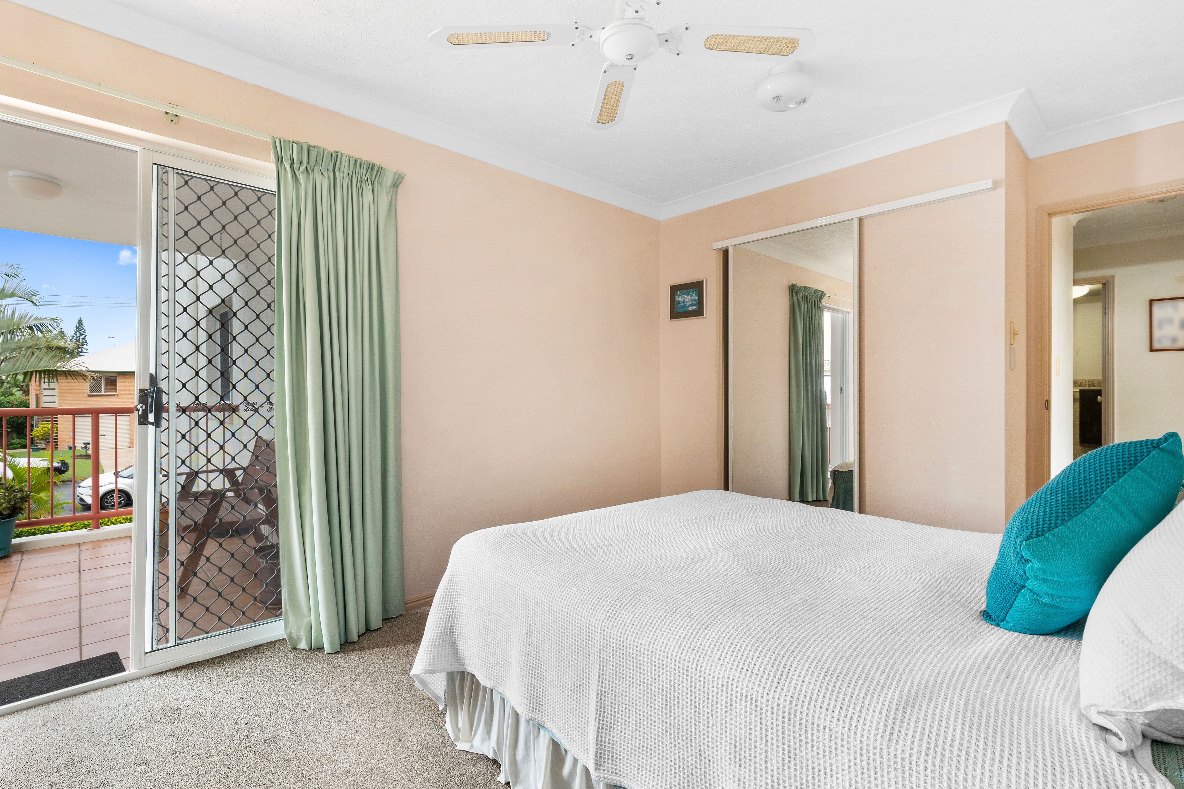 6-8 Petrel Avenue, Mermaid Beach QLD 4218, Mermaid Beach - Thumbnail 6