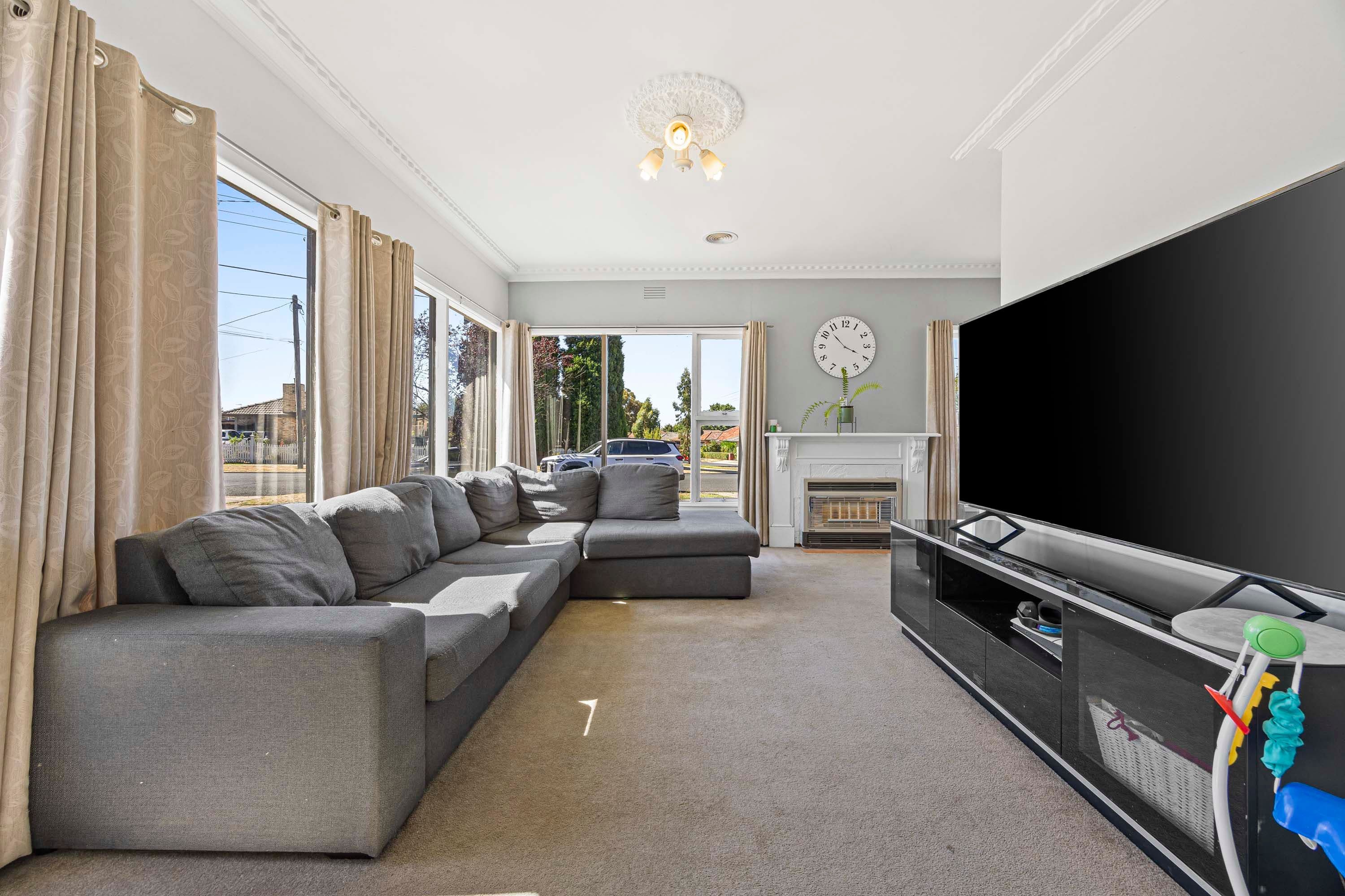 1117 Grevillea Road, Wendouree VIC 3355, Wendouree - Thumbnail 2