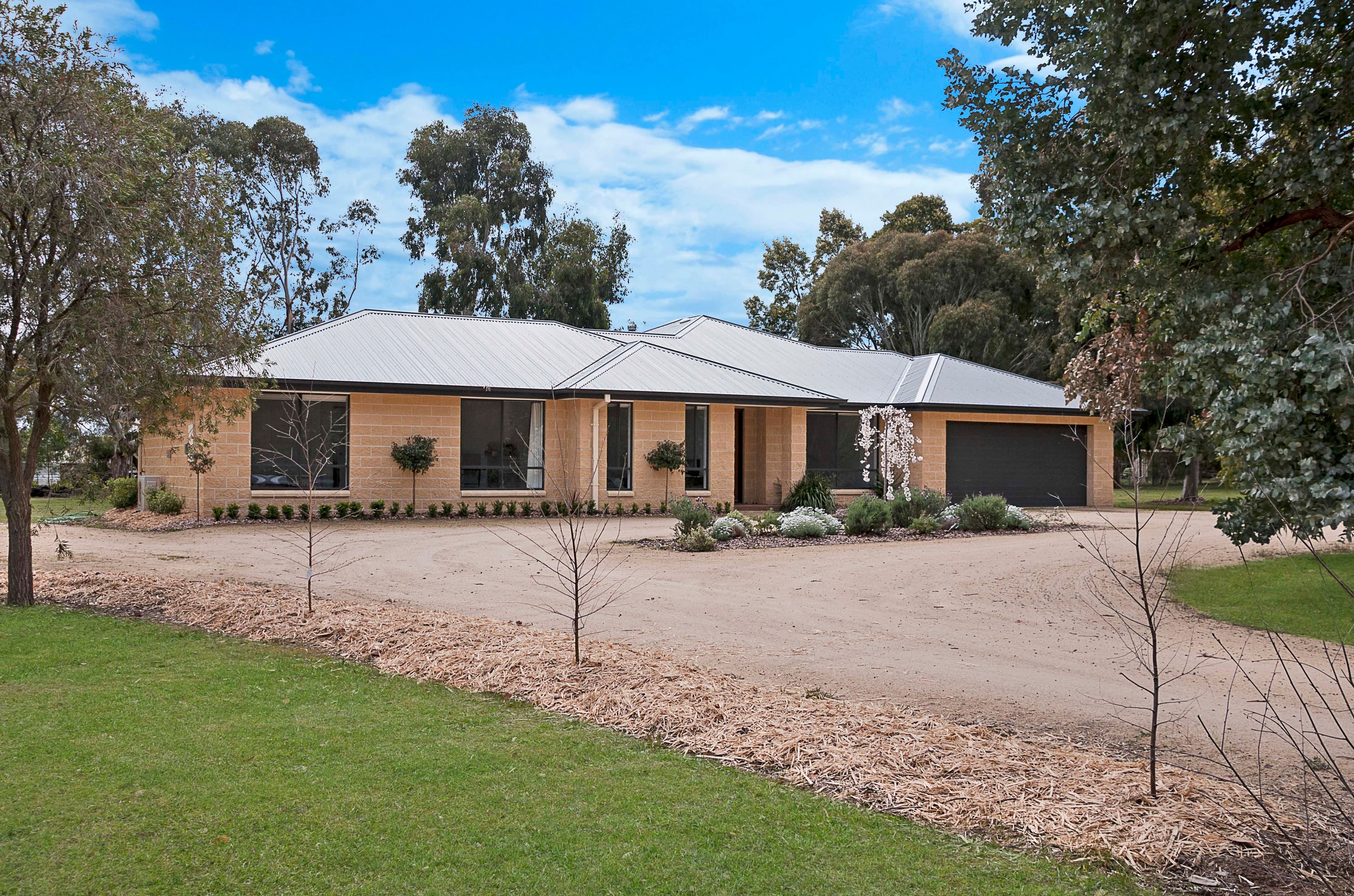 253 Ballarat Road, Hamilton VIC 3300, Hamilton - Image 1