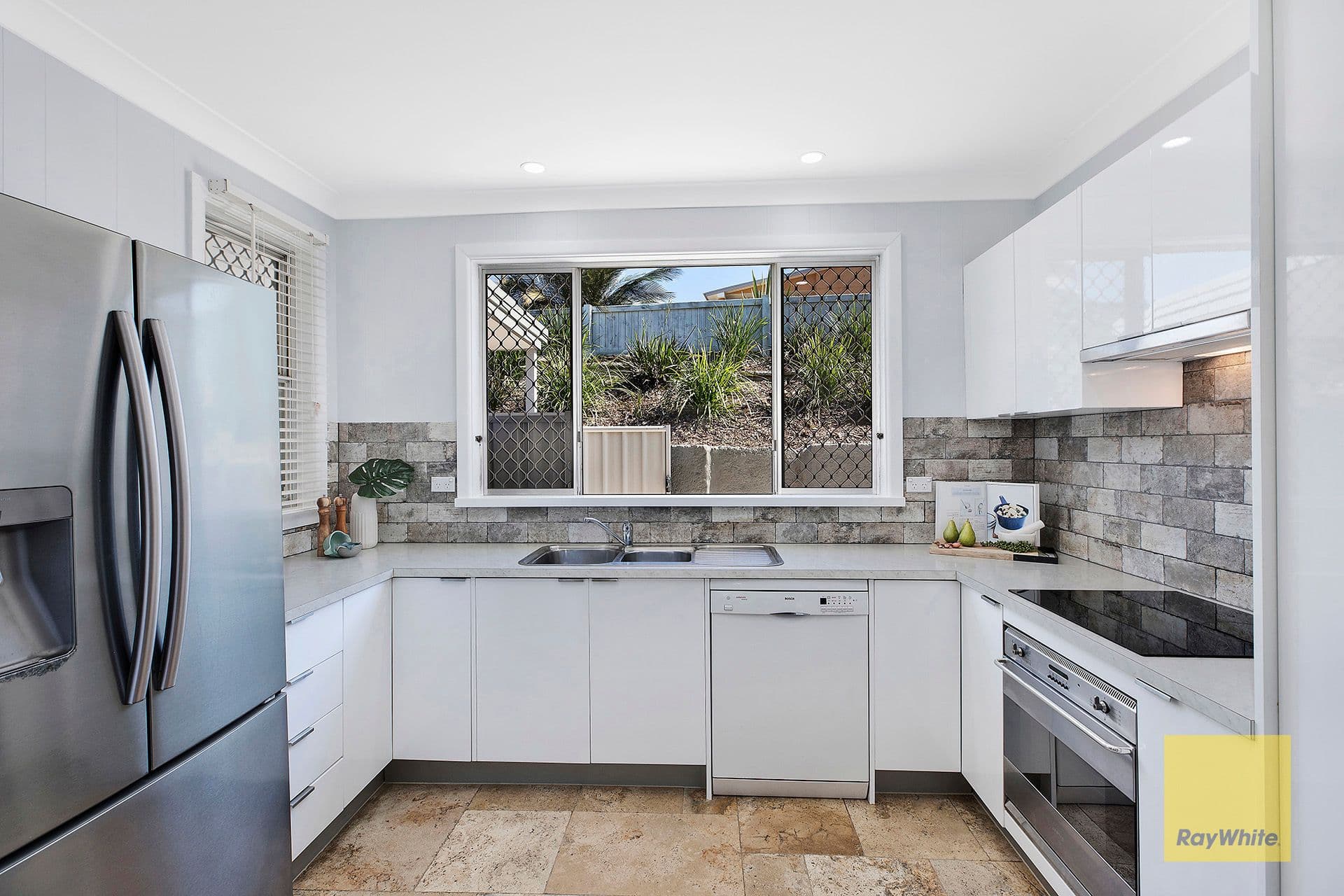 15 Bangalow Street, Ettalong Beach - Thumbnail 7
