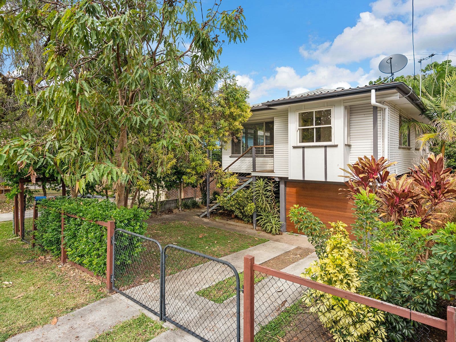 183 Graceville Avenue, Graceville QLD 4075, Graceville - Thumbnail 2