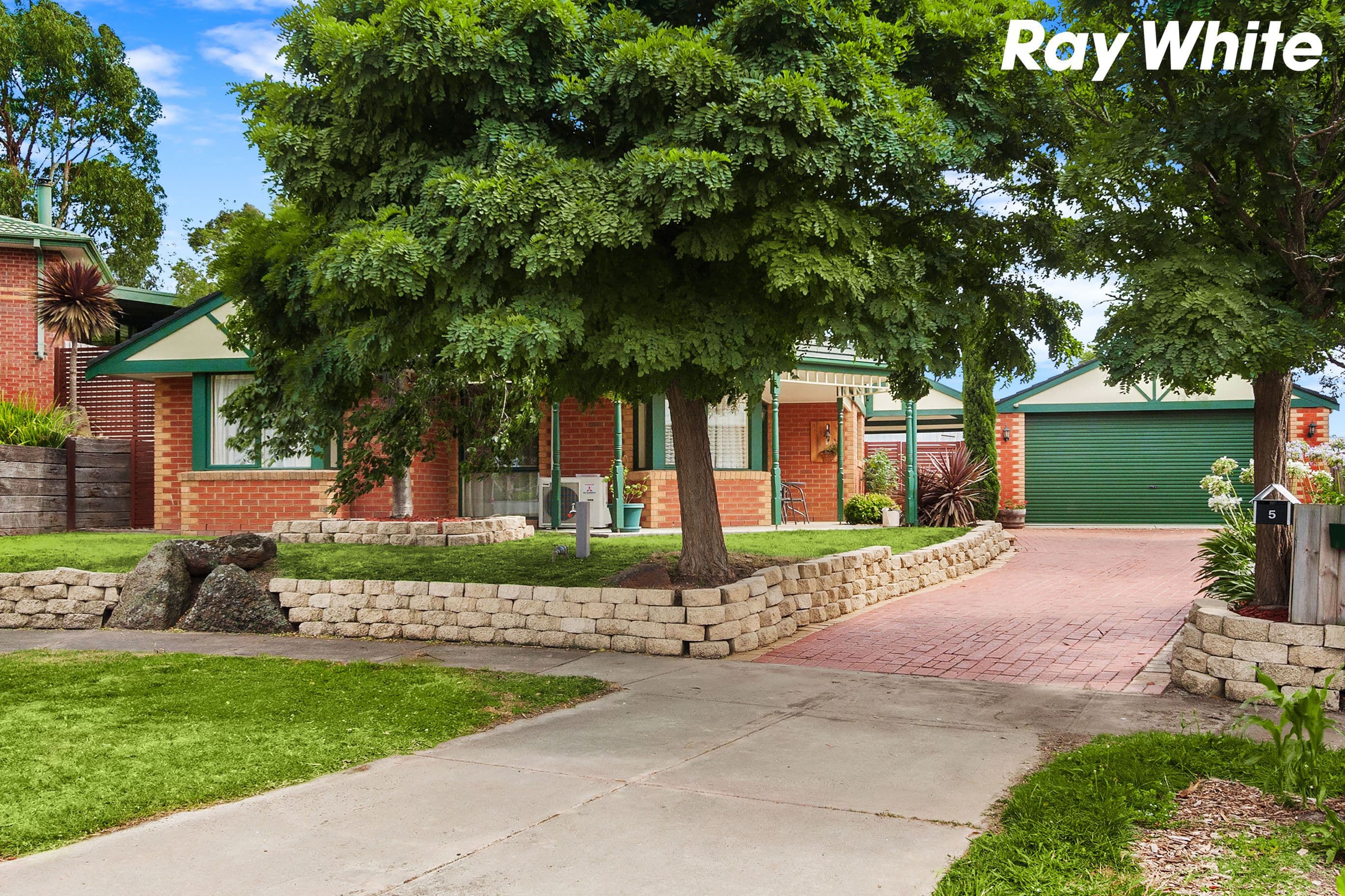 5 Christopher Close, Pakenham VIC 3810, Pakenham - Thumbnail 2