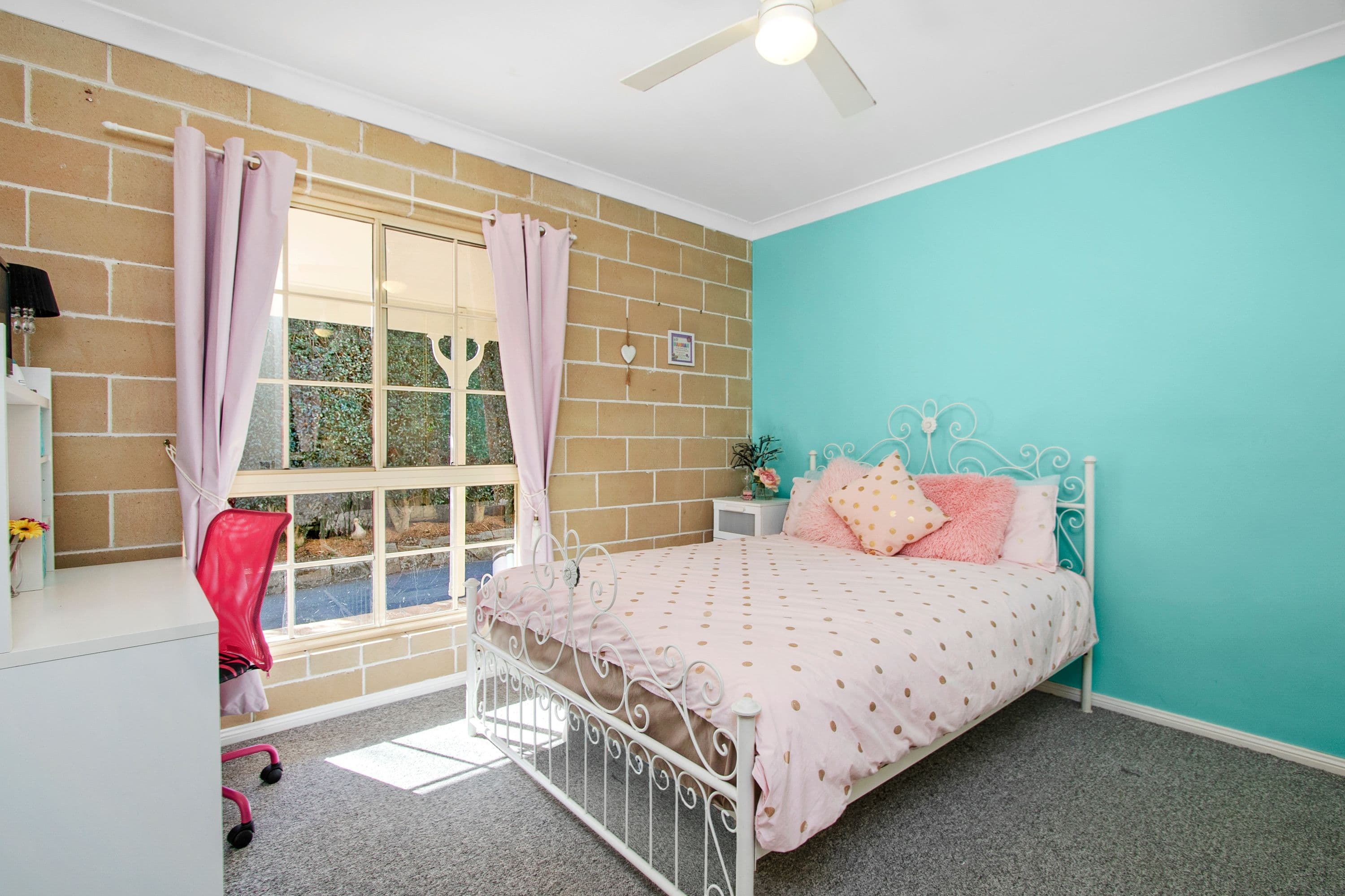 260 Lieutenant Bowen Drive, Bowen Mountain - Thumbnail 8