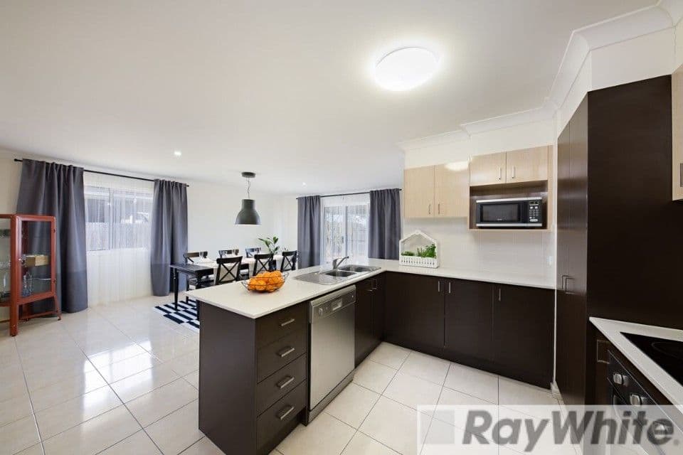 10 Phoebe Way, Gleneagle QLD 4285, Gleneagle - Thumbnail 4