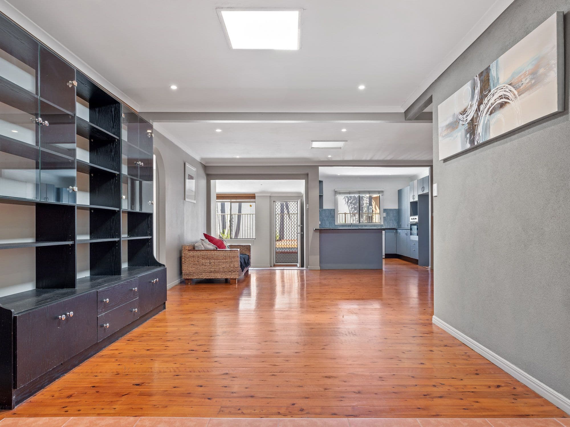 27 Cooleroo Crescent, Southport QLD 4215, Southport - Thumbnail 6
