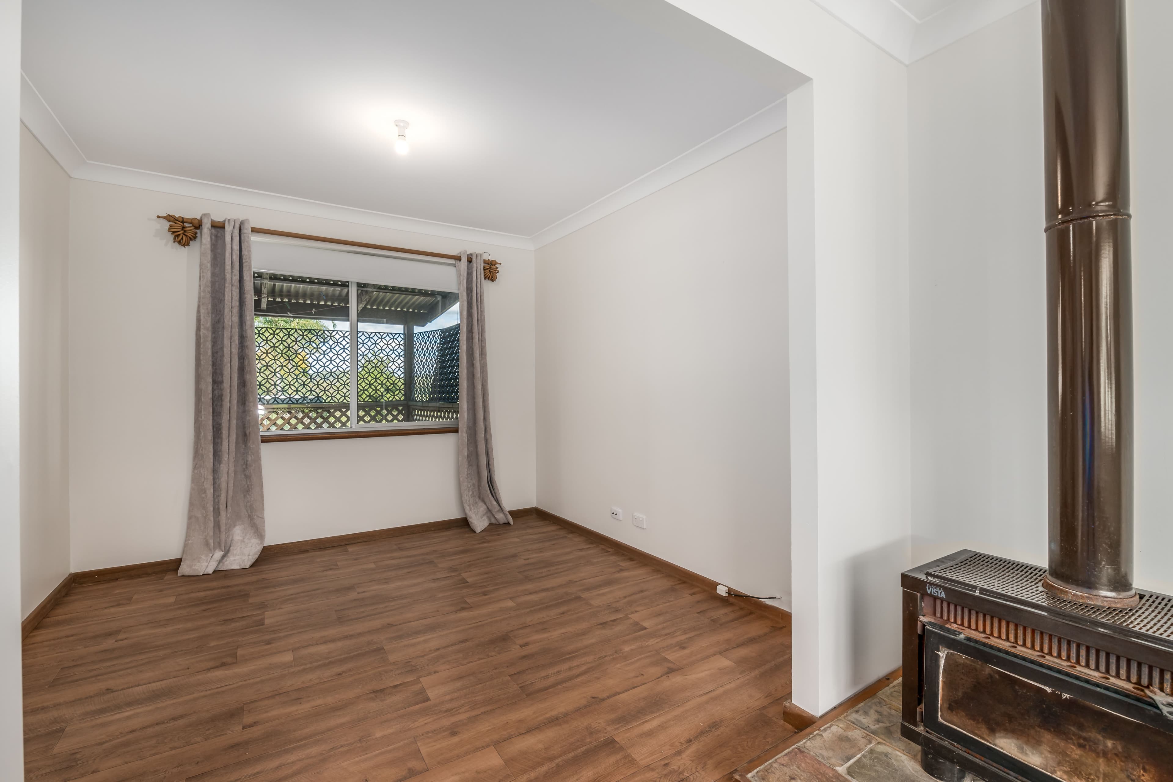 6 Reidsdale Road, Stroud Road - Thumbnail 3