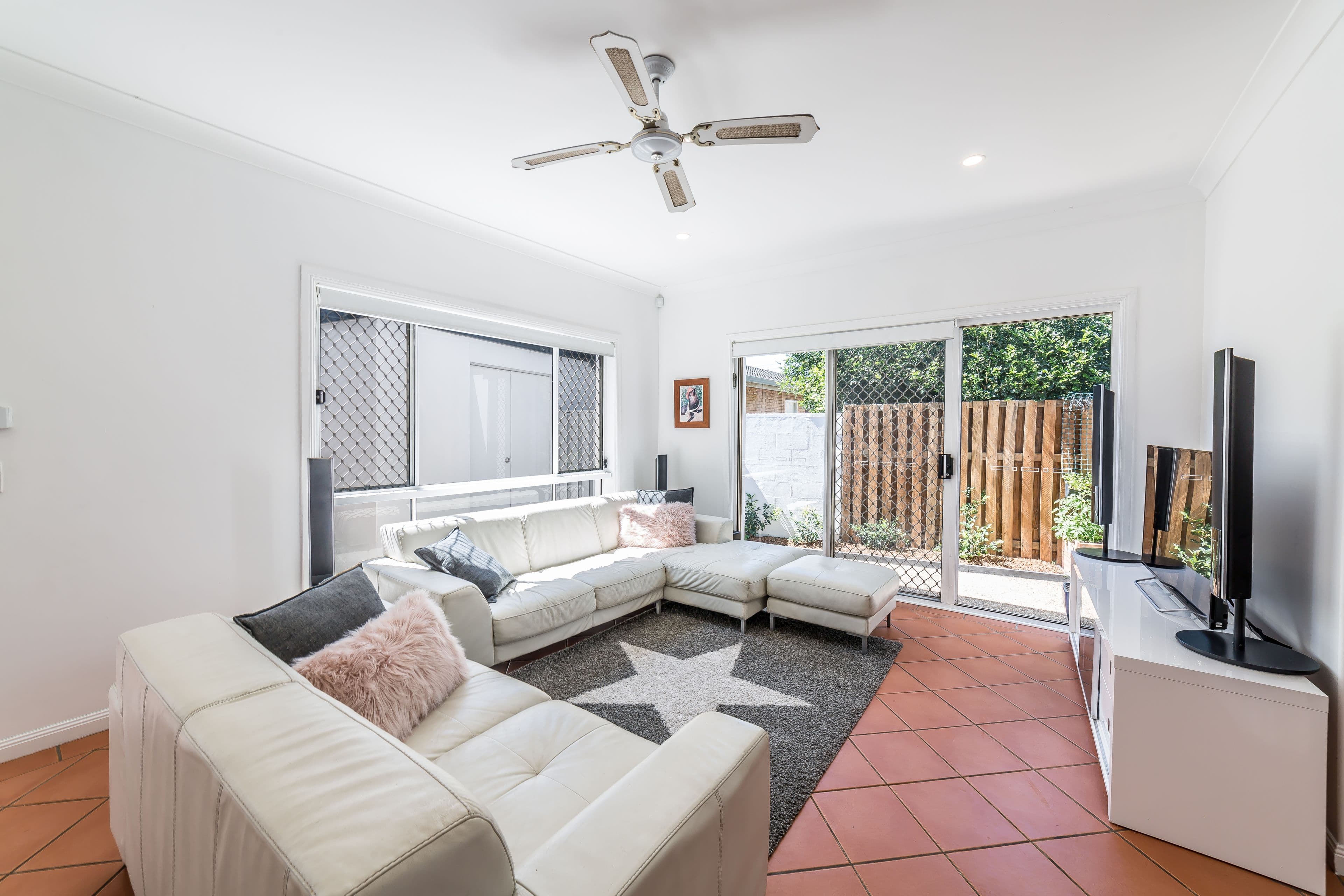 4 Bradbrook Street, Southport QLD 4215, Southport - Thumbnail 3