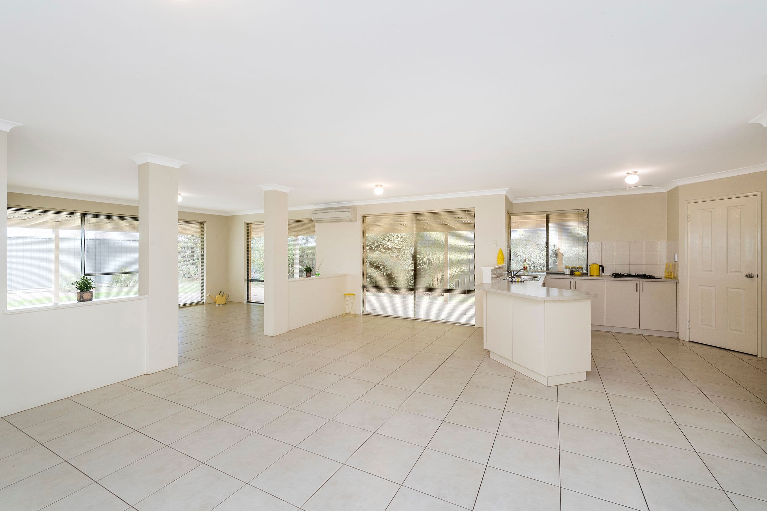 64 Lemon Gum Drive, Baldivis WA 6171, Baldivis - Thumbnail 2