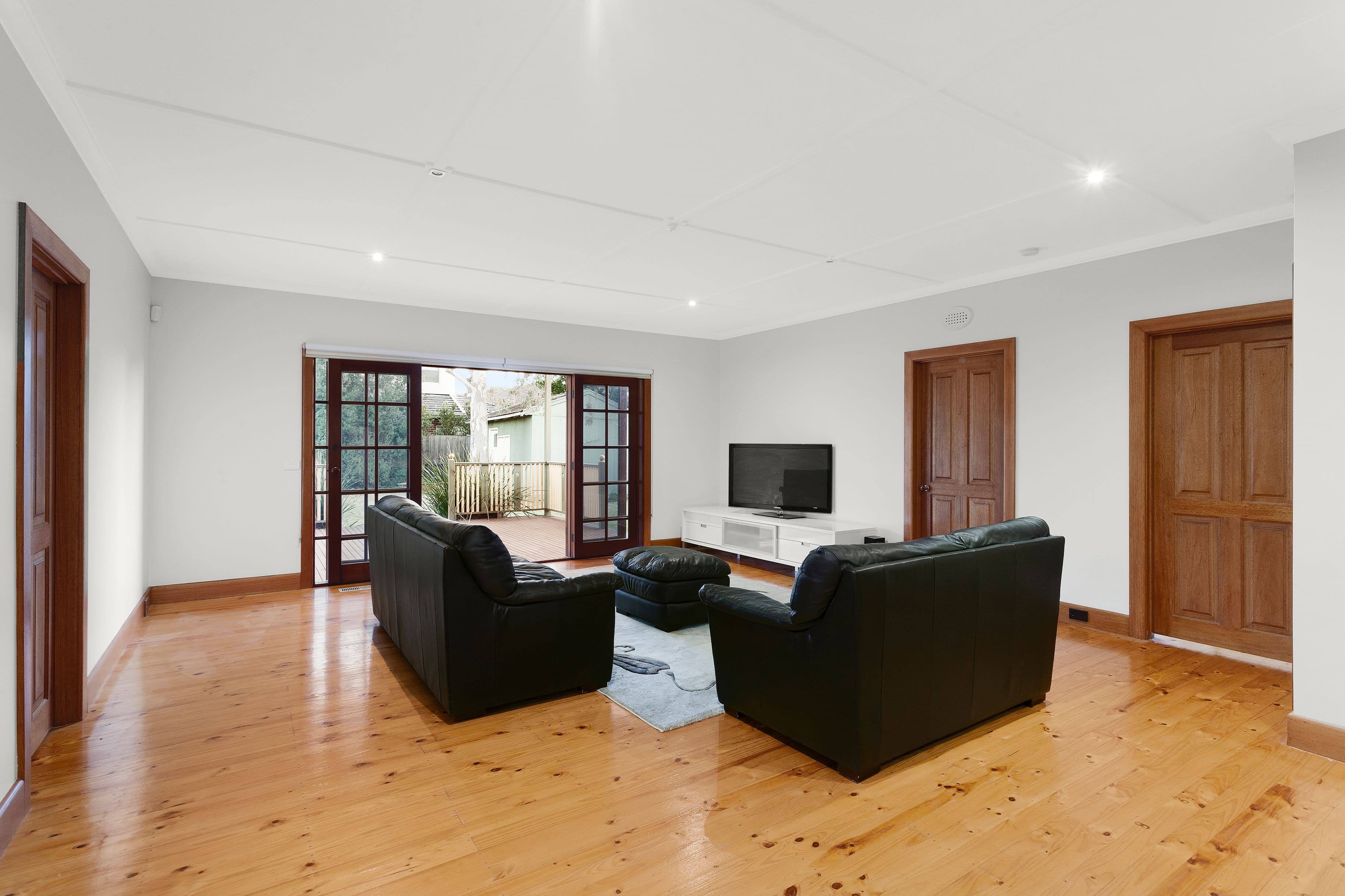 44 Eleebana Avenue, Hughesdale VIC 3166, Hughesdale - Thumbnail 4