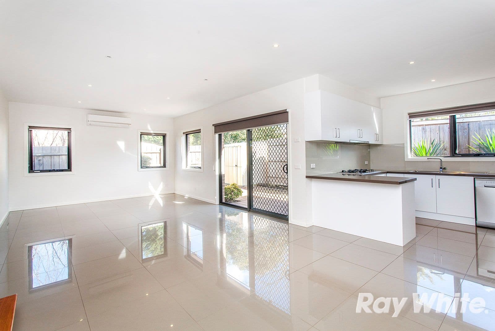 38 Holme Road, Ferntree Gully VIC 3156, Ferntree Gully - Thumbnail 3