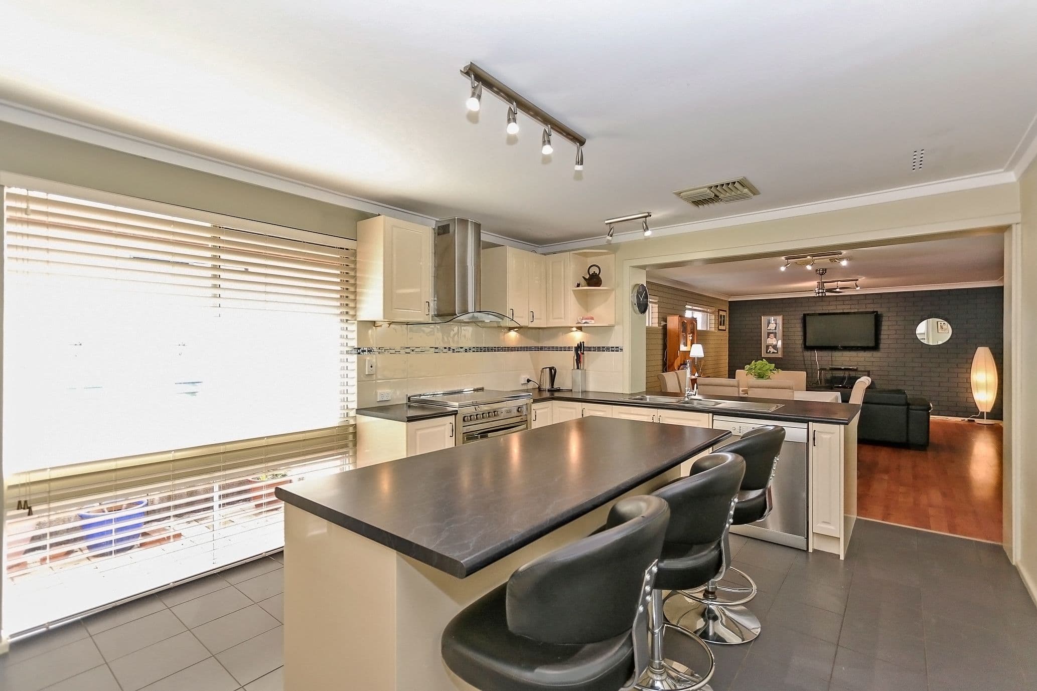 40 Penzance Street, Bassendean WA 6054, Bassendean - Thumbnail 7