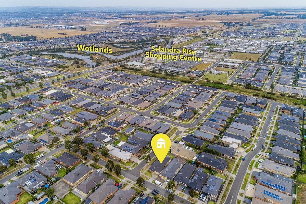 6 Gabitt Street, Cranbourne East VIC 3977, Cranbourne East - Thumbnail 2