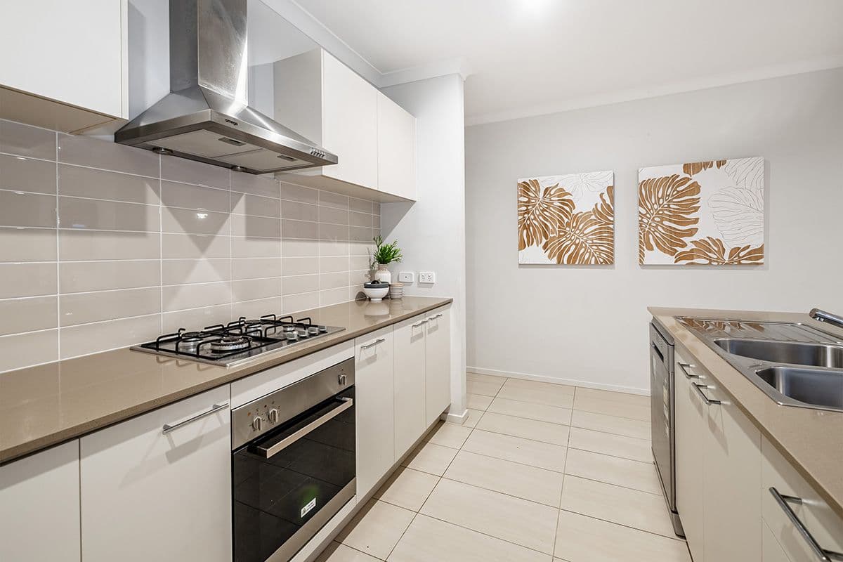 12 Fenway Boulevard, Clyde North VIC 3978, Clyde North - Thumbnail 4