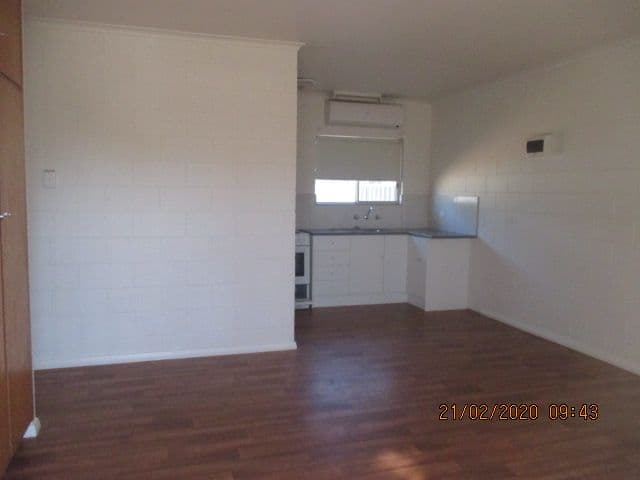 2/8 Eringa Avenue, Loxton SA 5333, Loxton - Thumbnail 2