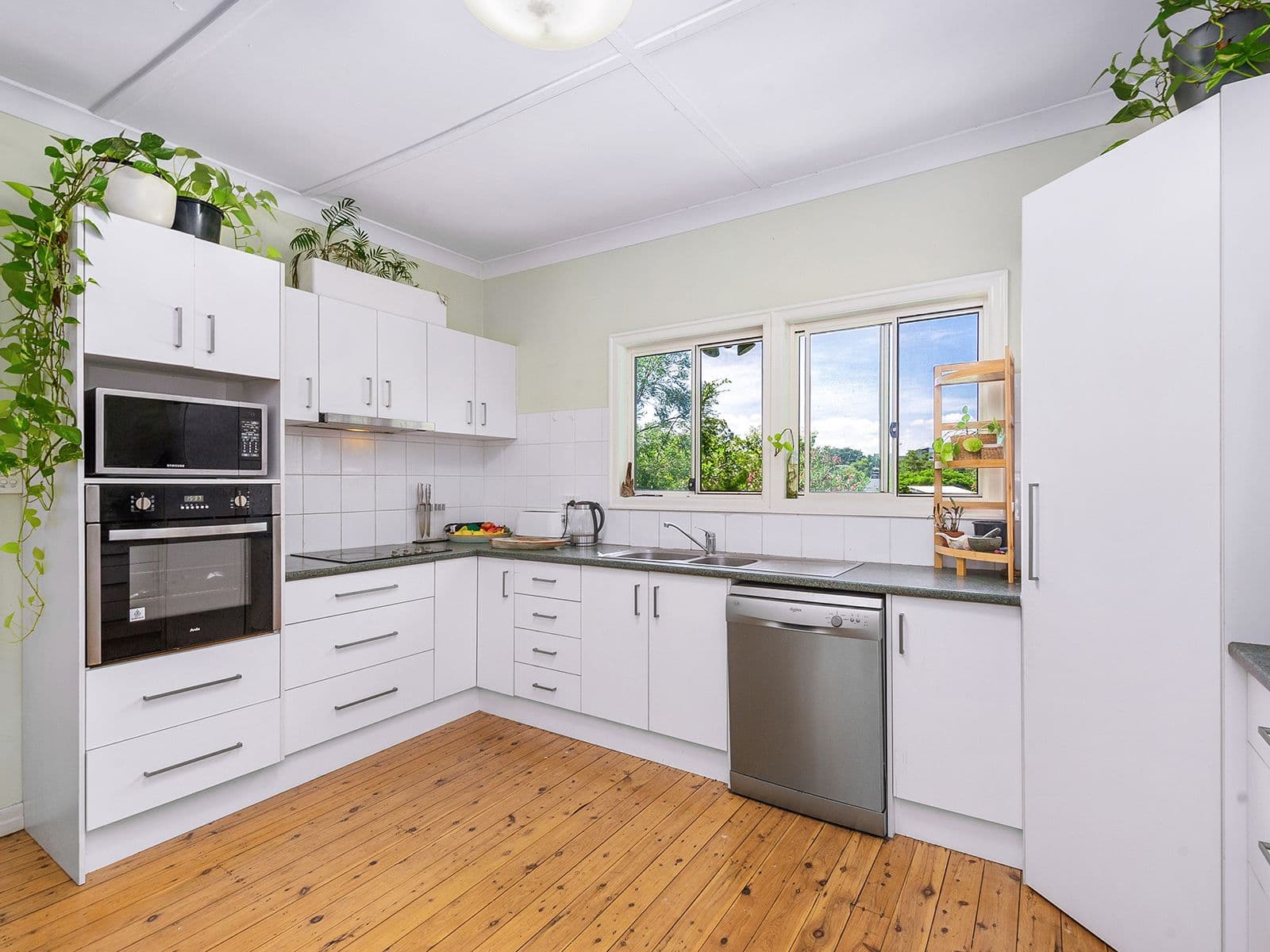 52 Haig Road, Milton QLD 4064, Milton - Thumbnail 2