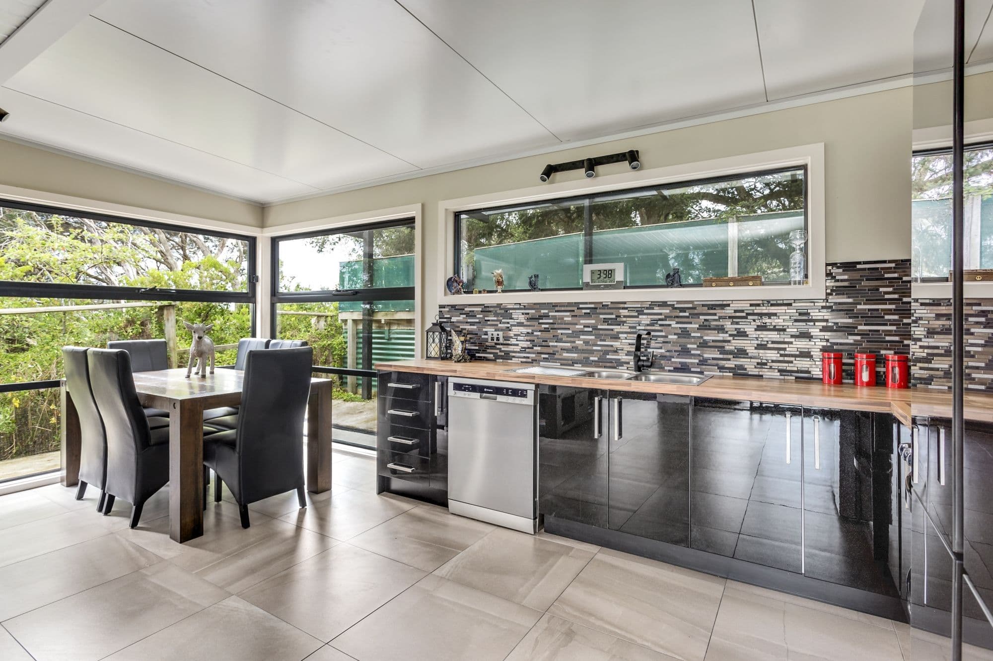 Cabin 166 27 Glenvue Road, Rye VIC 3941, Rye - Thumbnail 2