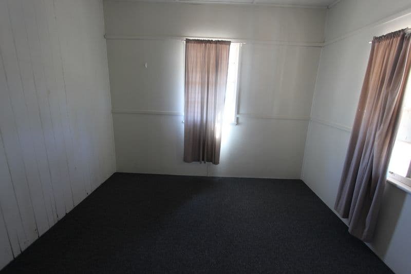 11 Ridgeway Street, Charleville QLD 4470, Charleville - Thumbnail 7