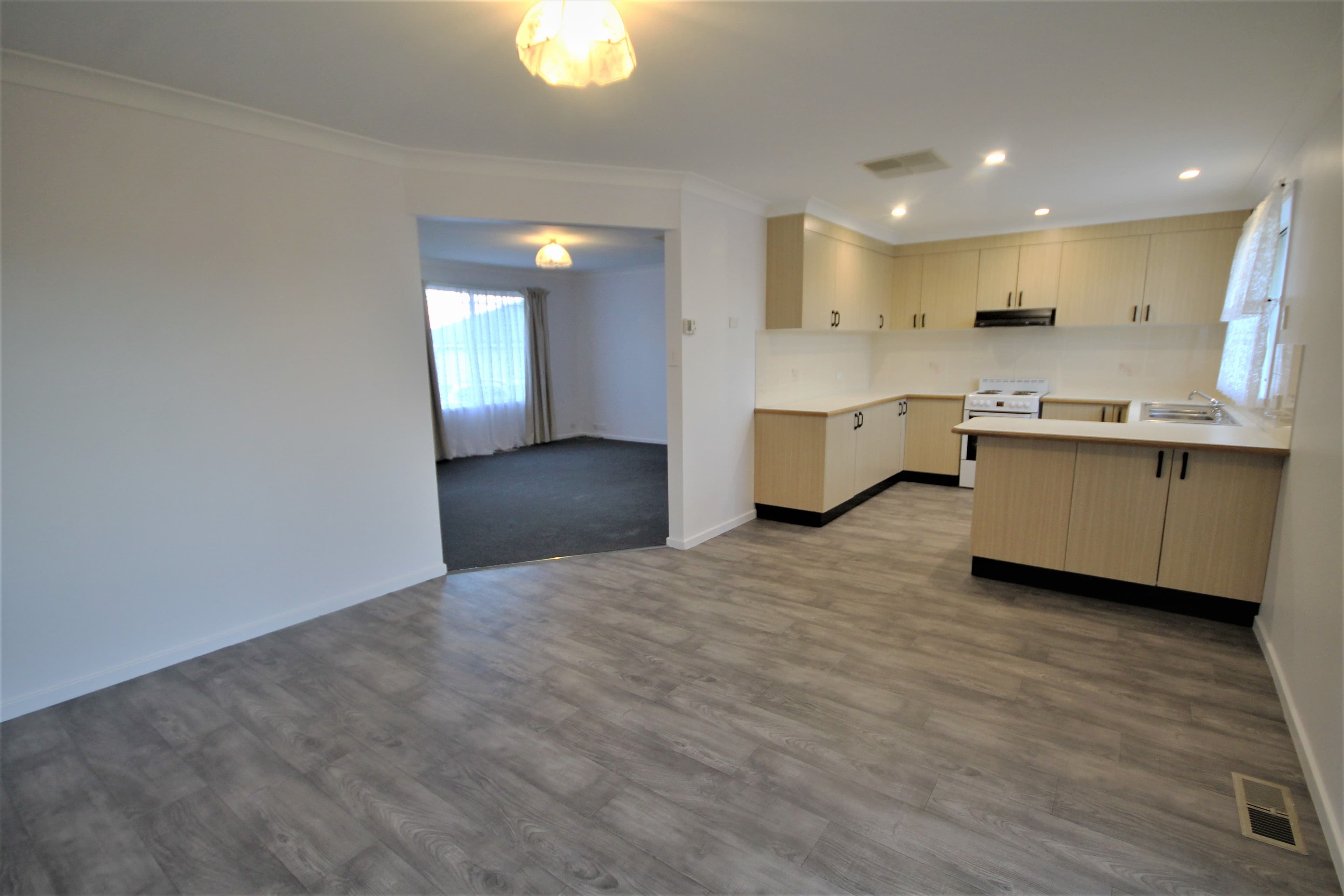1 Brocade Place, Young - Thumbnail 4