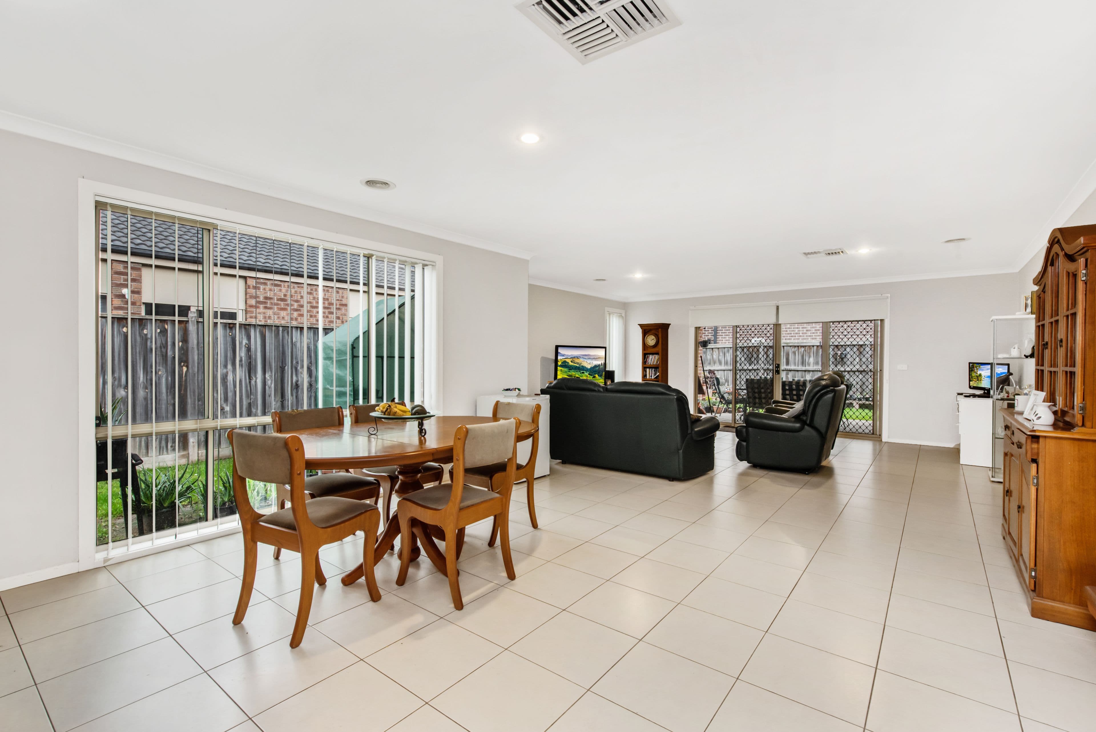 8 Ramel Way, Pakenham VIC 3810, Pakenham - Thumbnail 4