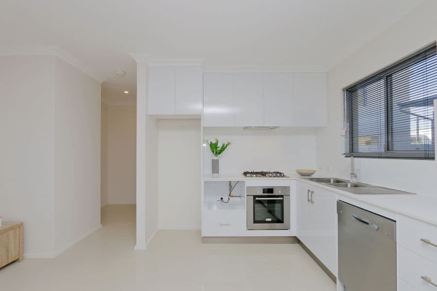 2/130 Sydenham Street, Kewdale WA 6105, Kewdale - Thumbnail 5