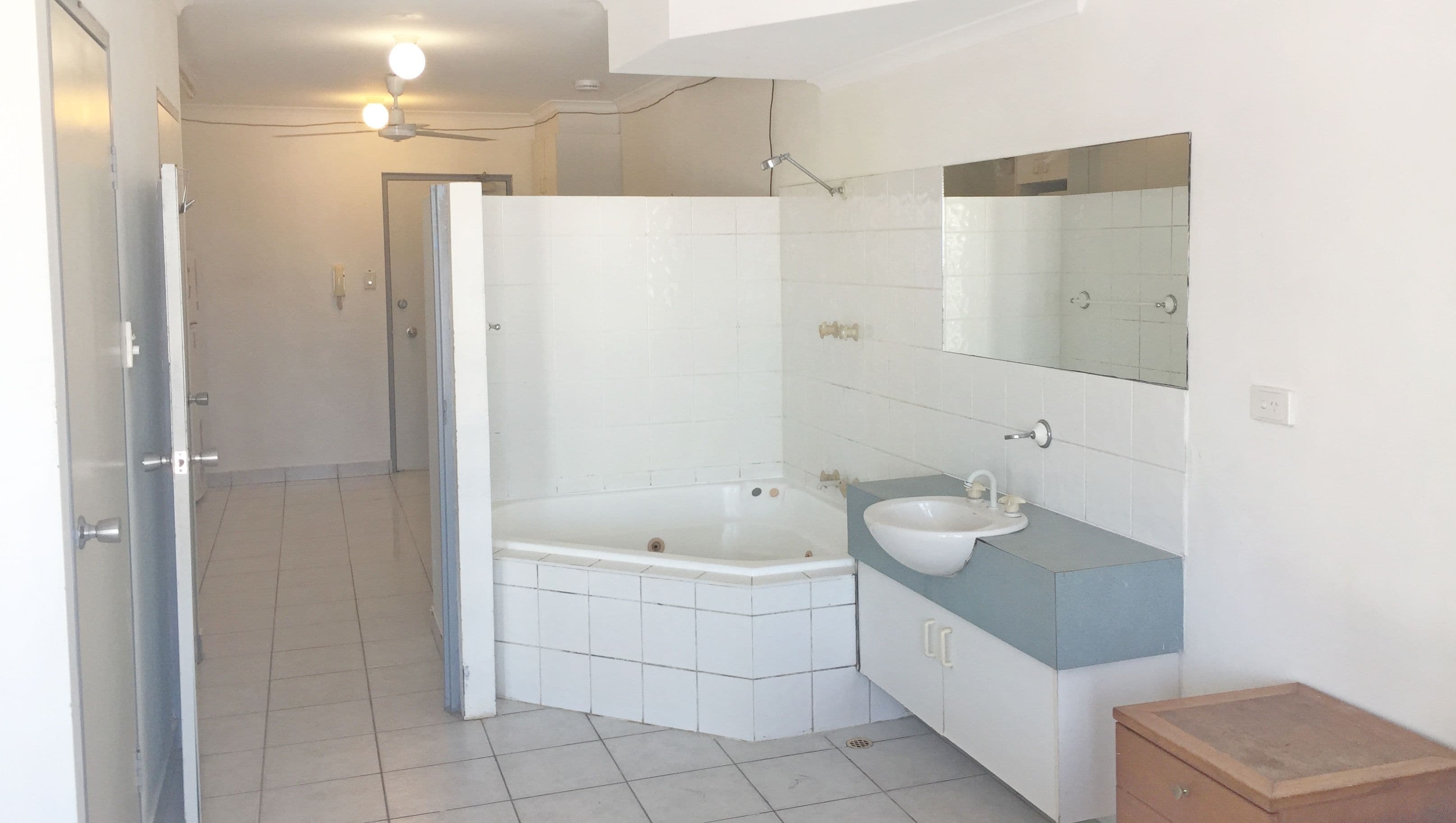 129/21 Cavenagh Street, DARWIN CITY NT 0800, Darwin City - Thumbnail 3
