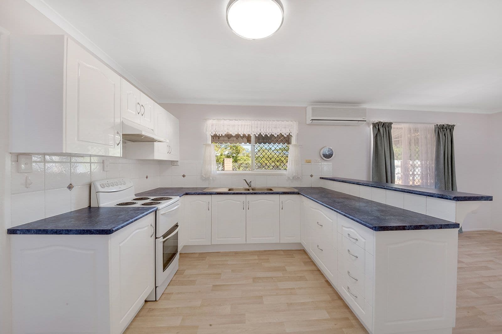 2 Cedrela Street, Kin Kora QLD 4680, Kin Kora - Thumbnail 3