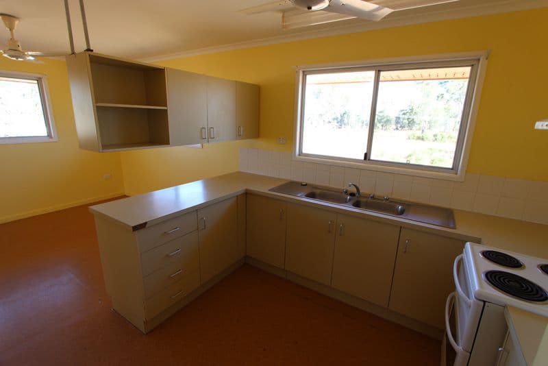 8 Cypress Street, Charleville QLD 4470, Charleville - Thumbnail 2
