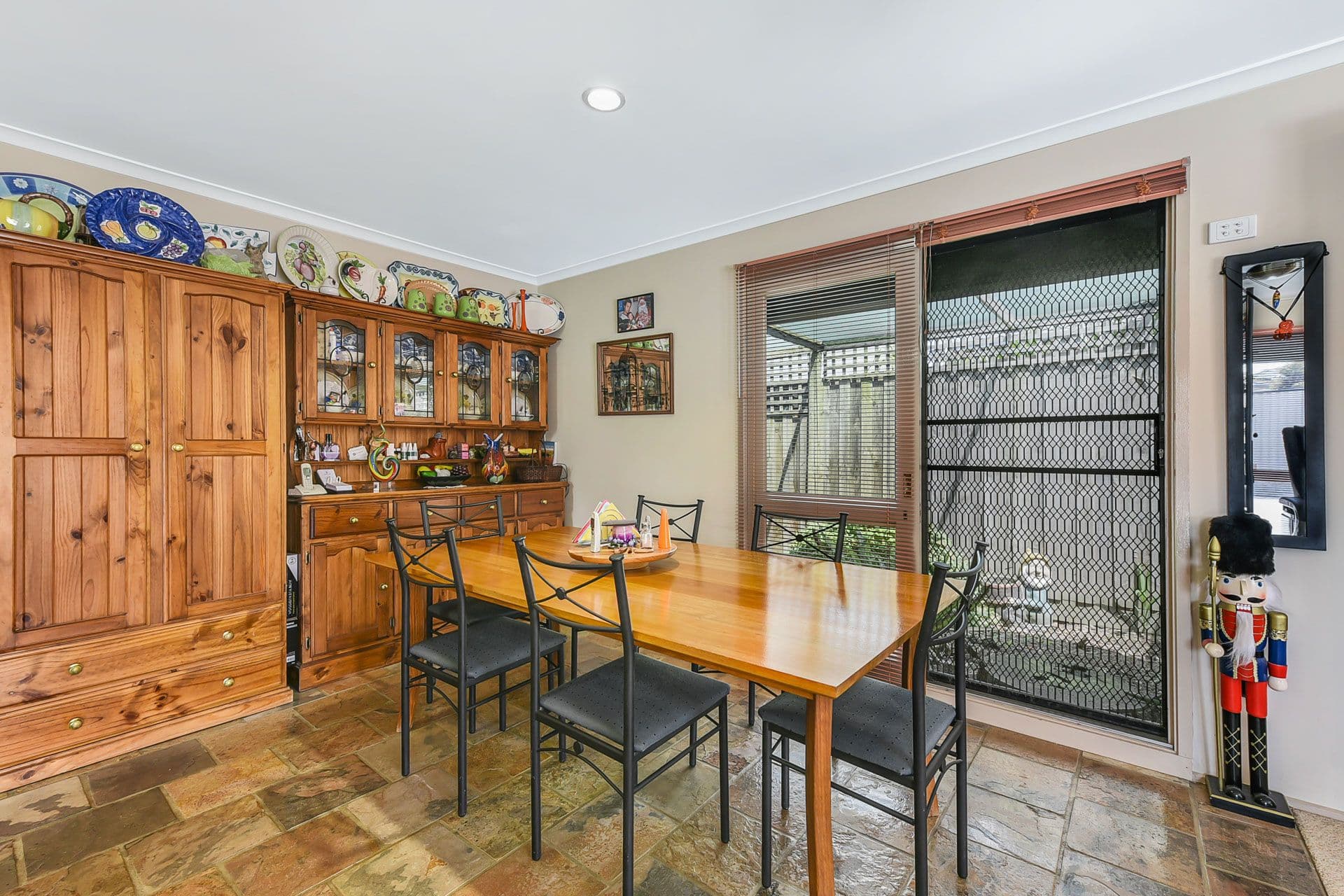 6 Debbie Close, Doveton VIC 3177, Doveton - Thumbnail 5