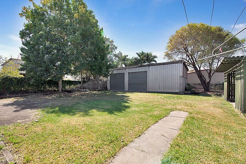 2 Russell Street, Silkstone QLD 4304, Silkstone - Thumbnail 7