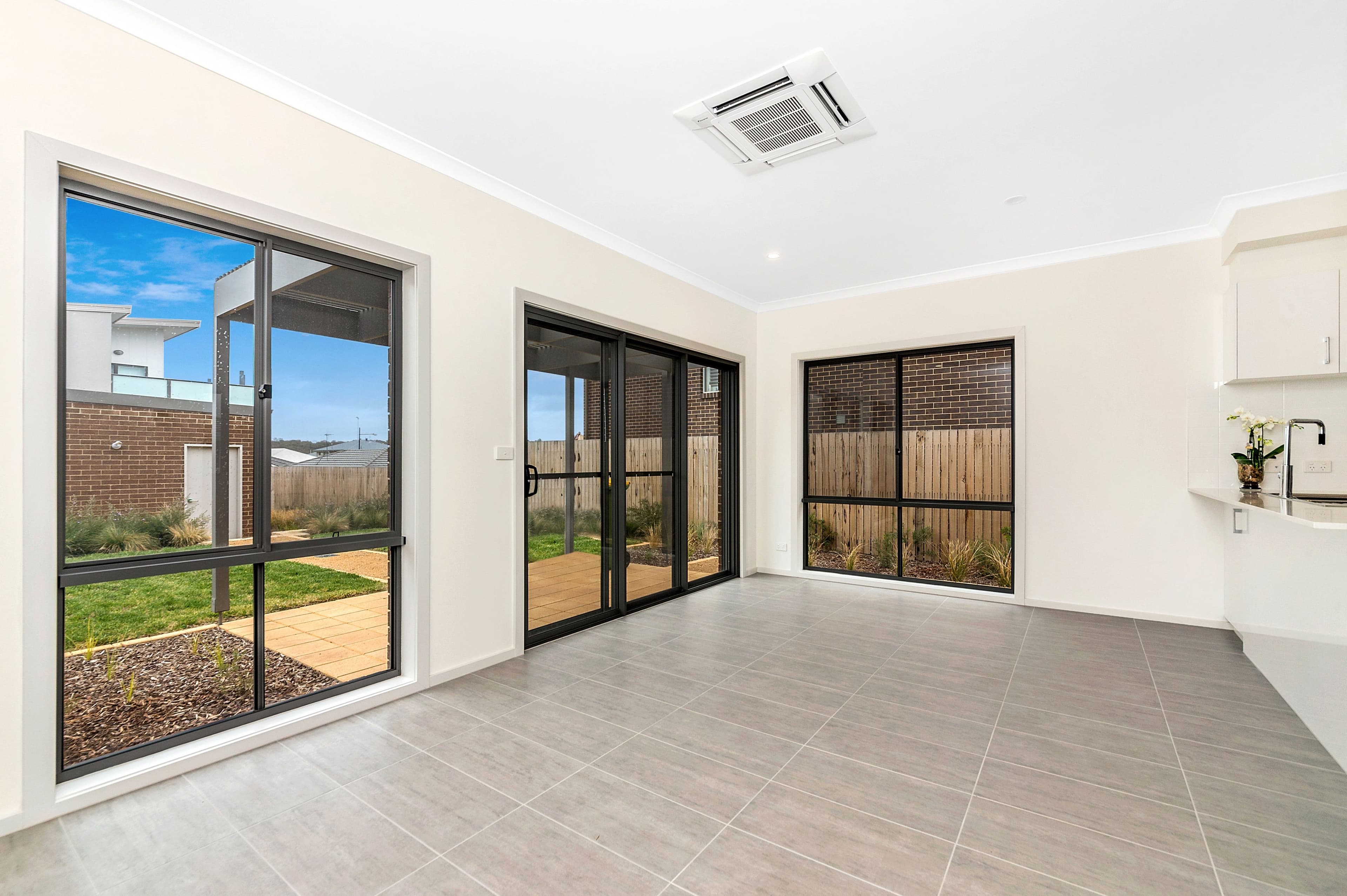 3 Mowle Street, Googong NSW 2620, Googong - Thumbnail 2