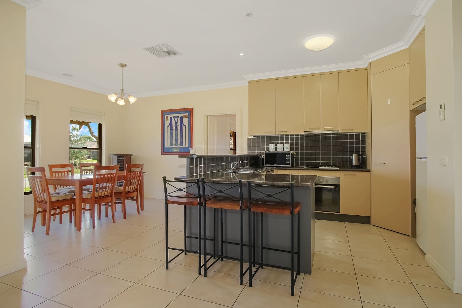 3 Samuel Place, East Albury - Thumbnail 2