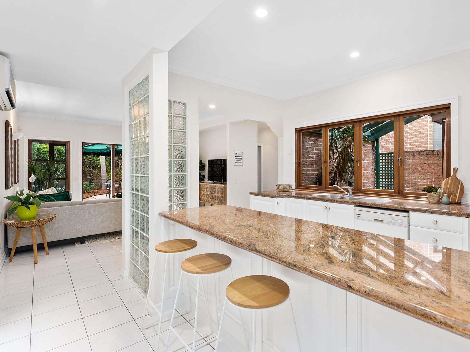 20 Laurel Avenue, Chelmer QLD 4068, Chelmer - Thumbnail 5