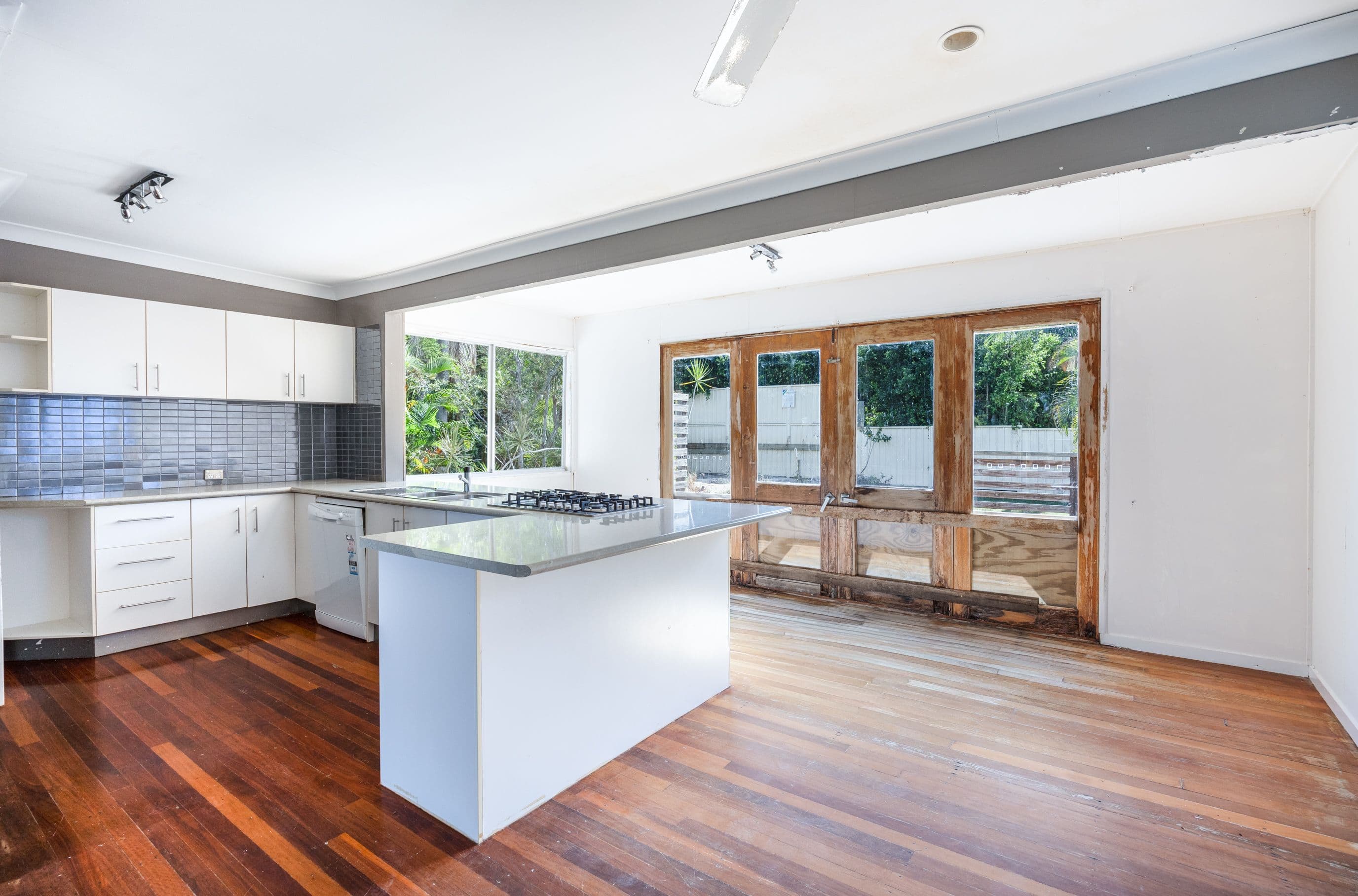 15 Amaroo Close, Glen Eden QLD 4680, Glen Eden - Thumbnail 2