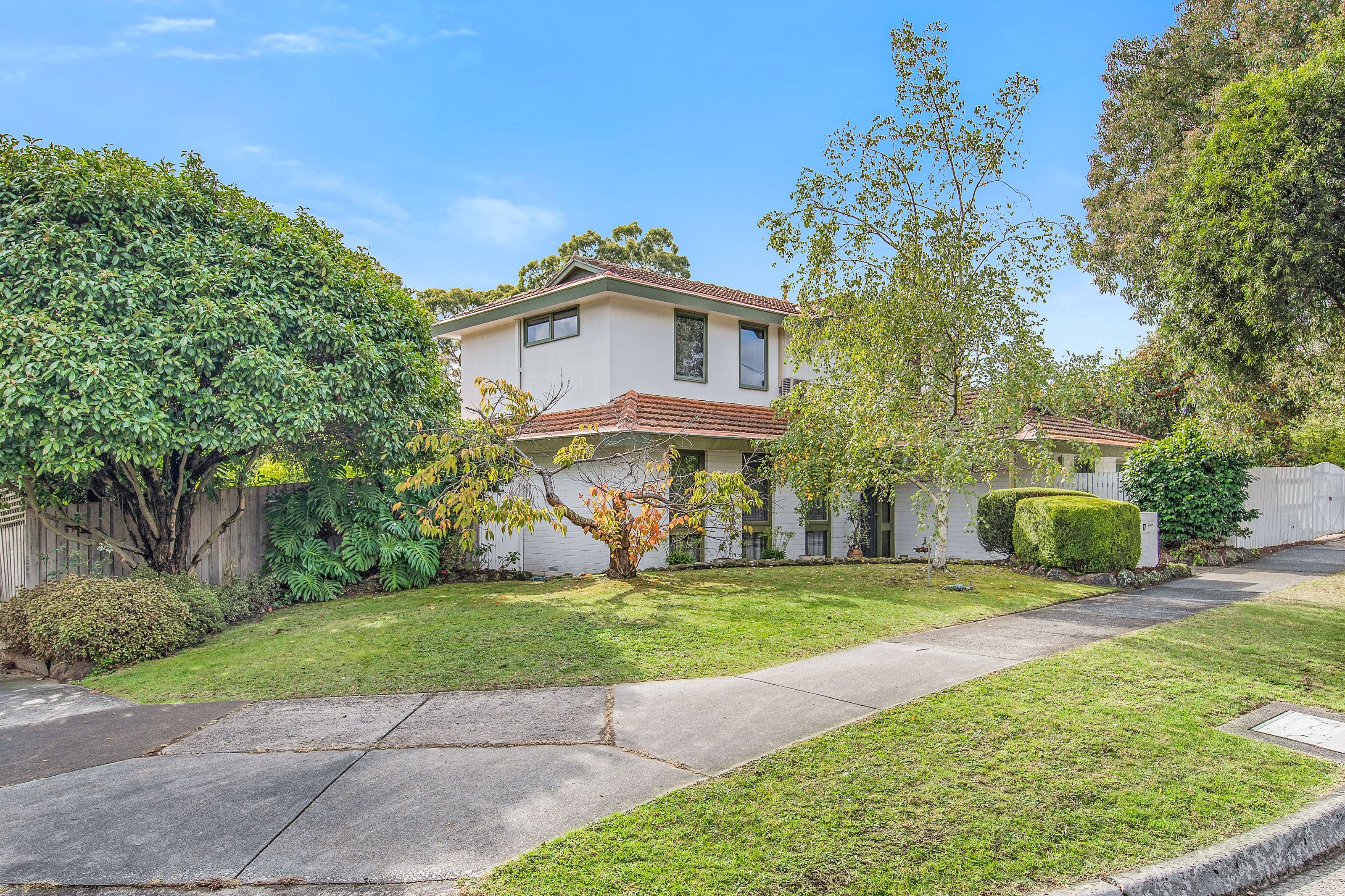 17 Crosby Drive, Glen Waverley VIC 3150, Glen Waverley - Image 1