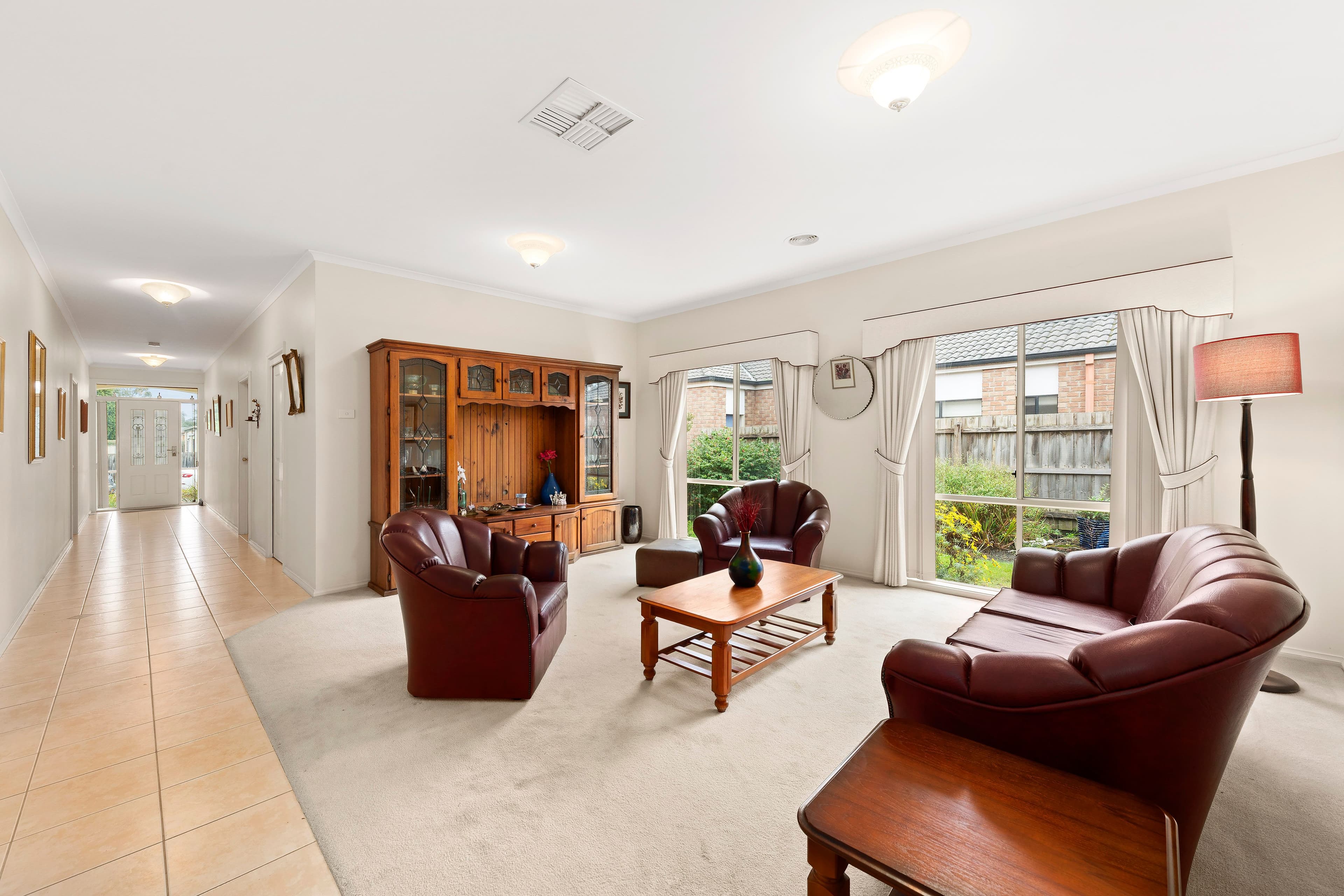 2 Oakmont Close, Rowville VIC 3178, Rowville - Thumbnail 2