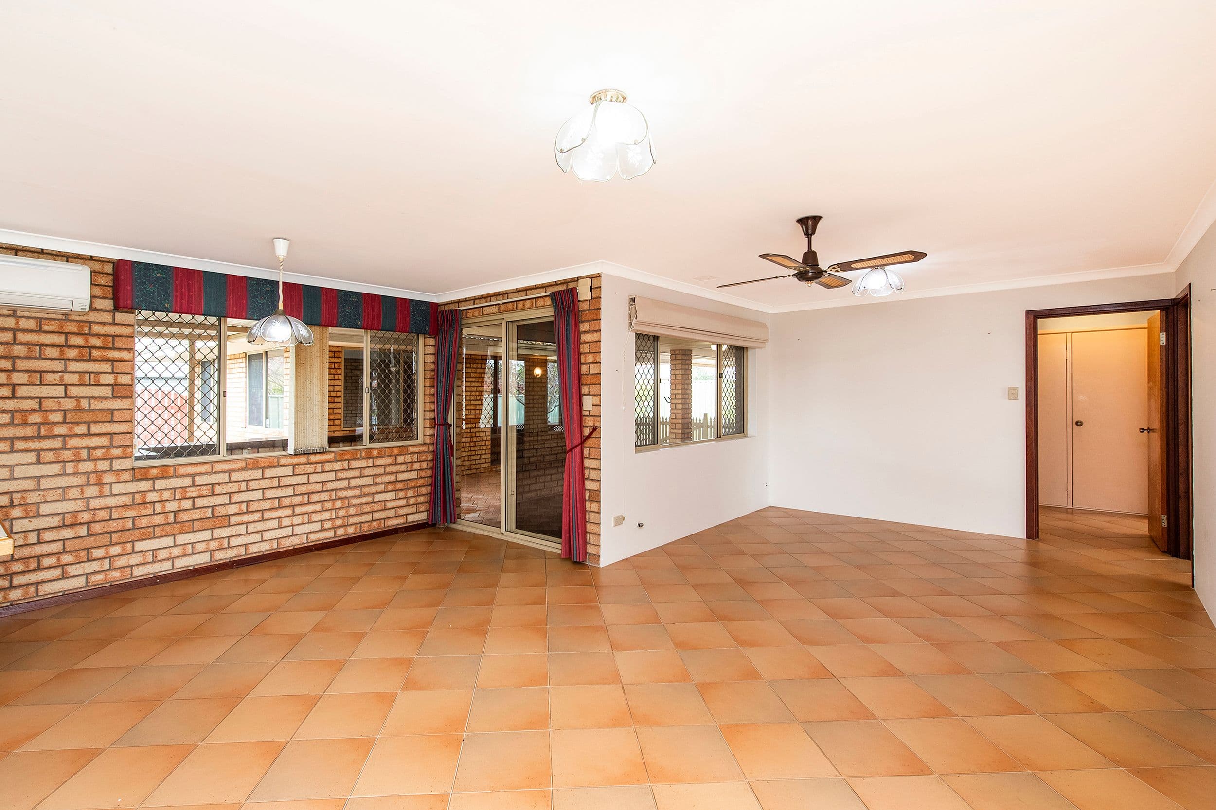 22 Frigate Place, Waikiki WA 6169, Waikiki - Thumbnail 7