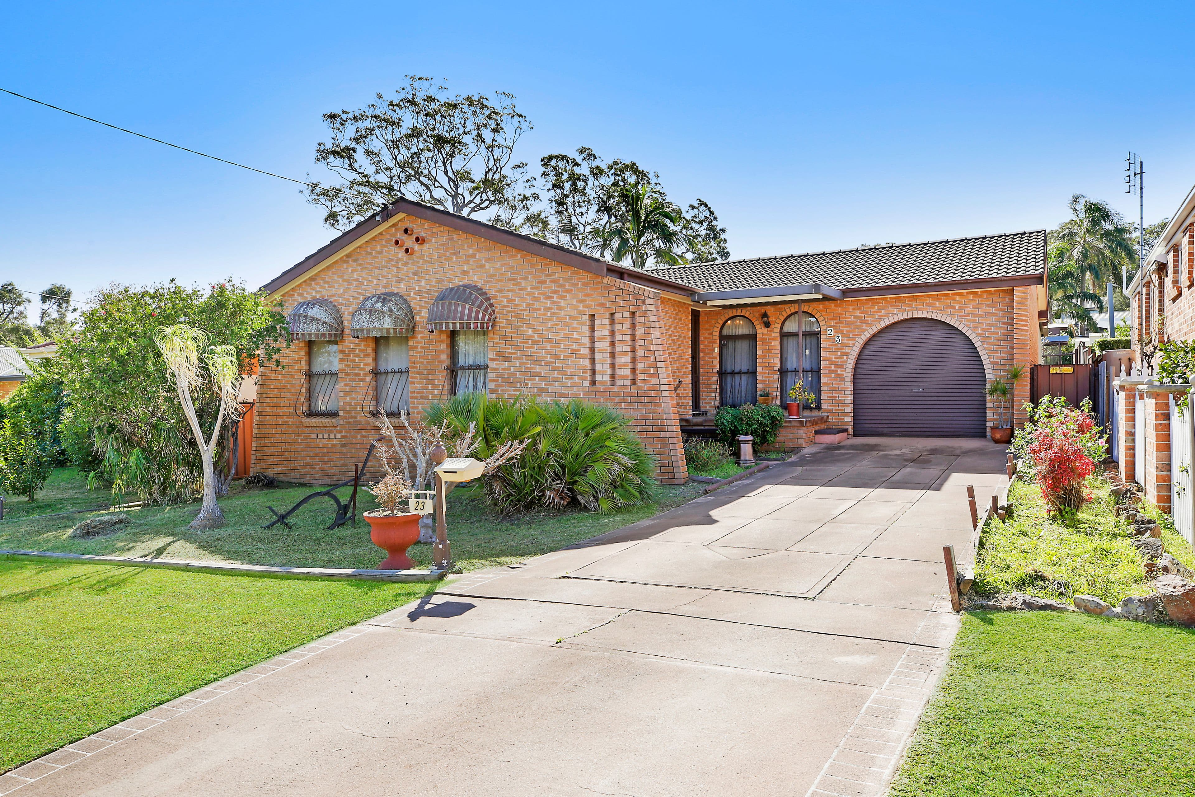 23 Alkrington Avenue, Fishing Point - Image 1