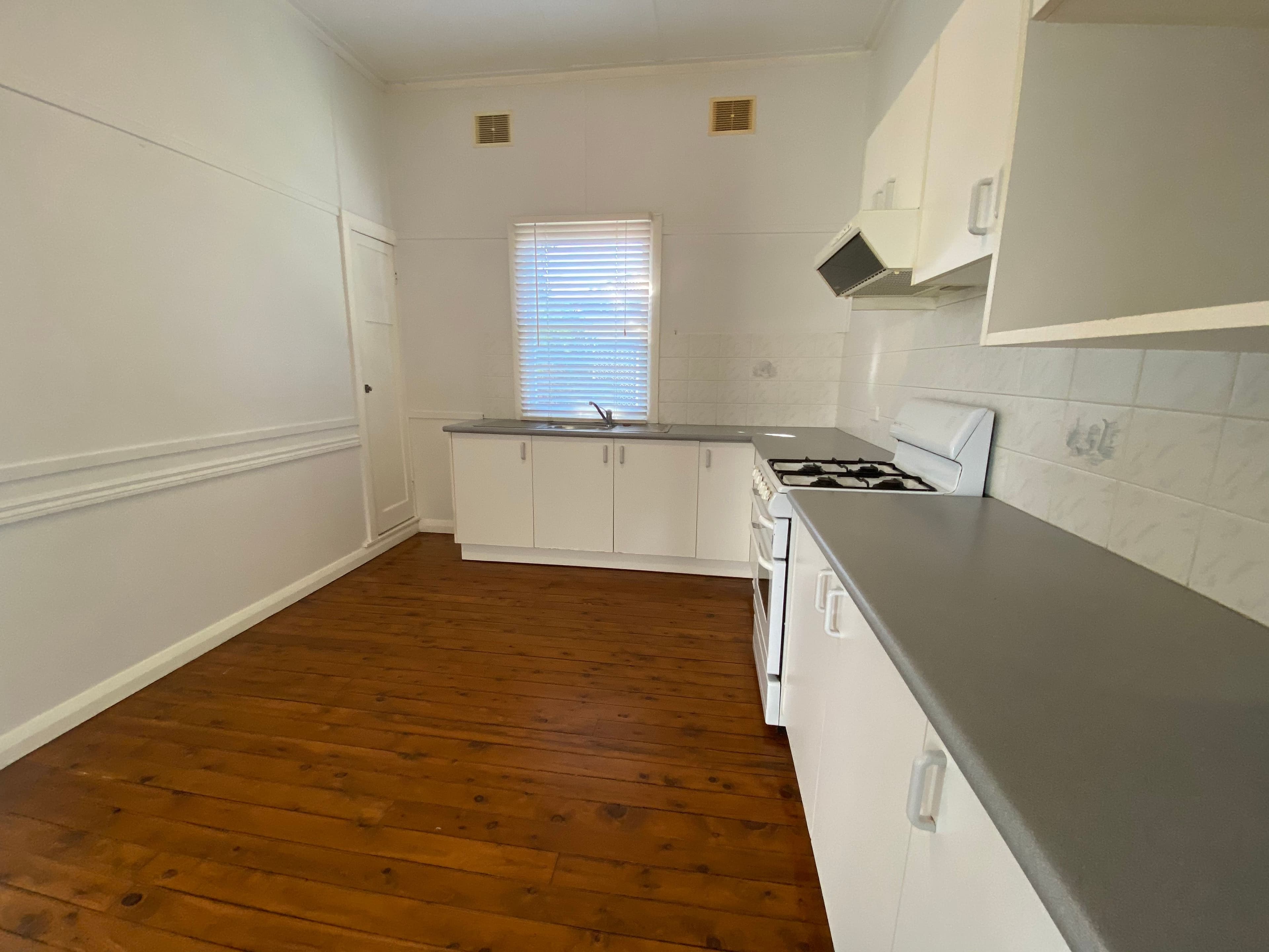4 Rawson Street, Dubbo NSW 2830, Dubbo - Thumbnail 3