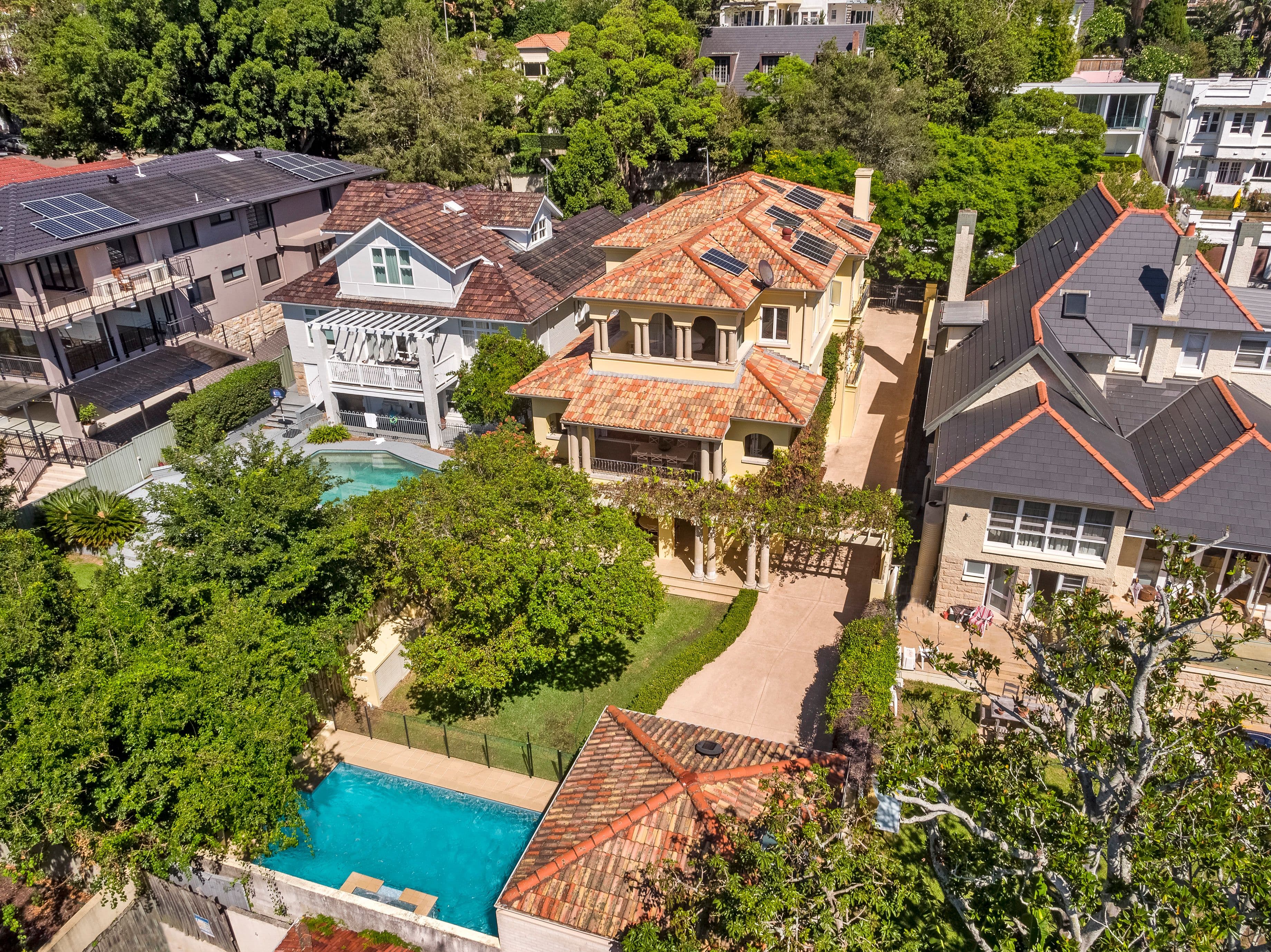 33 Beresford Road, Rose Bay - Image 1