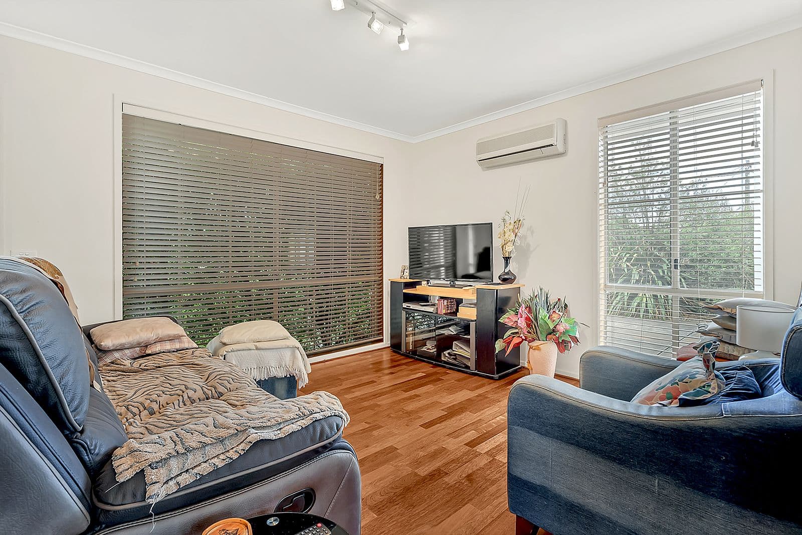 76 Banbury Crescent, Craigieburn VIC 3064, Craigieburn - Thumbnail 4