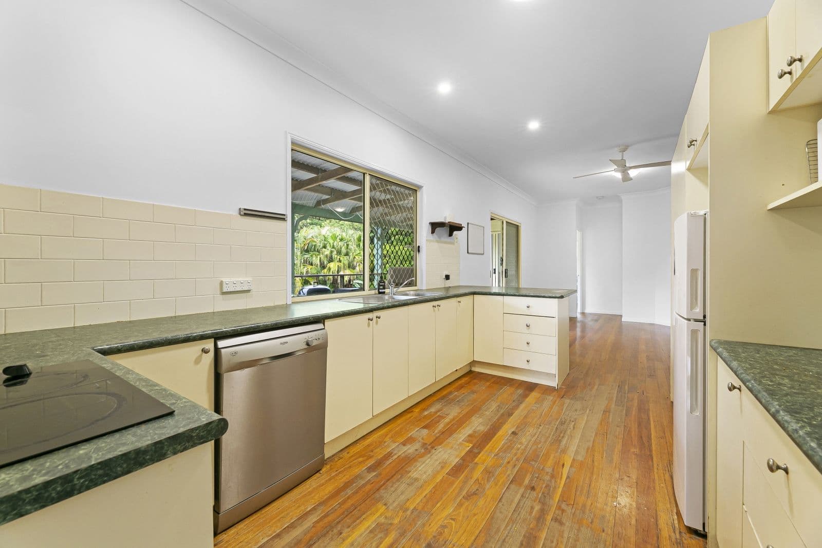 55 Gardenia Drive, Bonogin QLD 4213, Bonogin - Thumbnail 7
