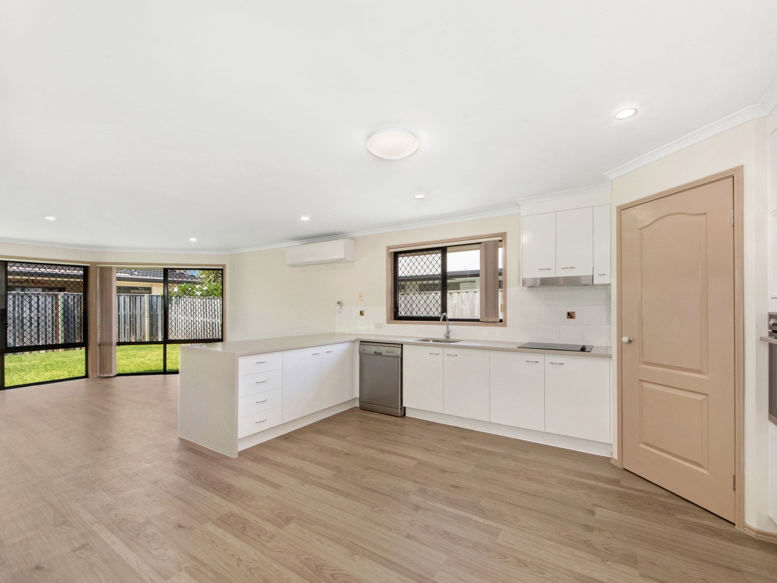 9 Essen Place, Oxenford QLD 4210, Oxenford - Thumbnail 3