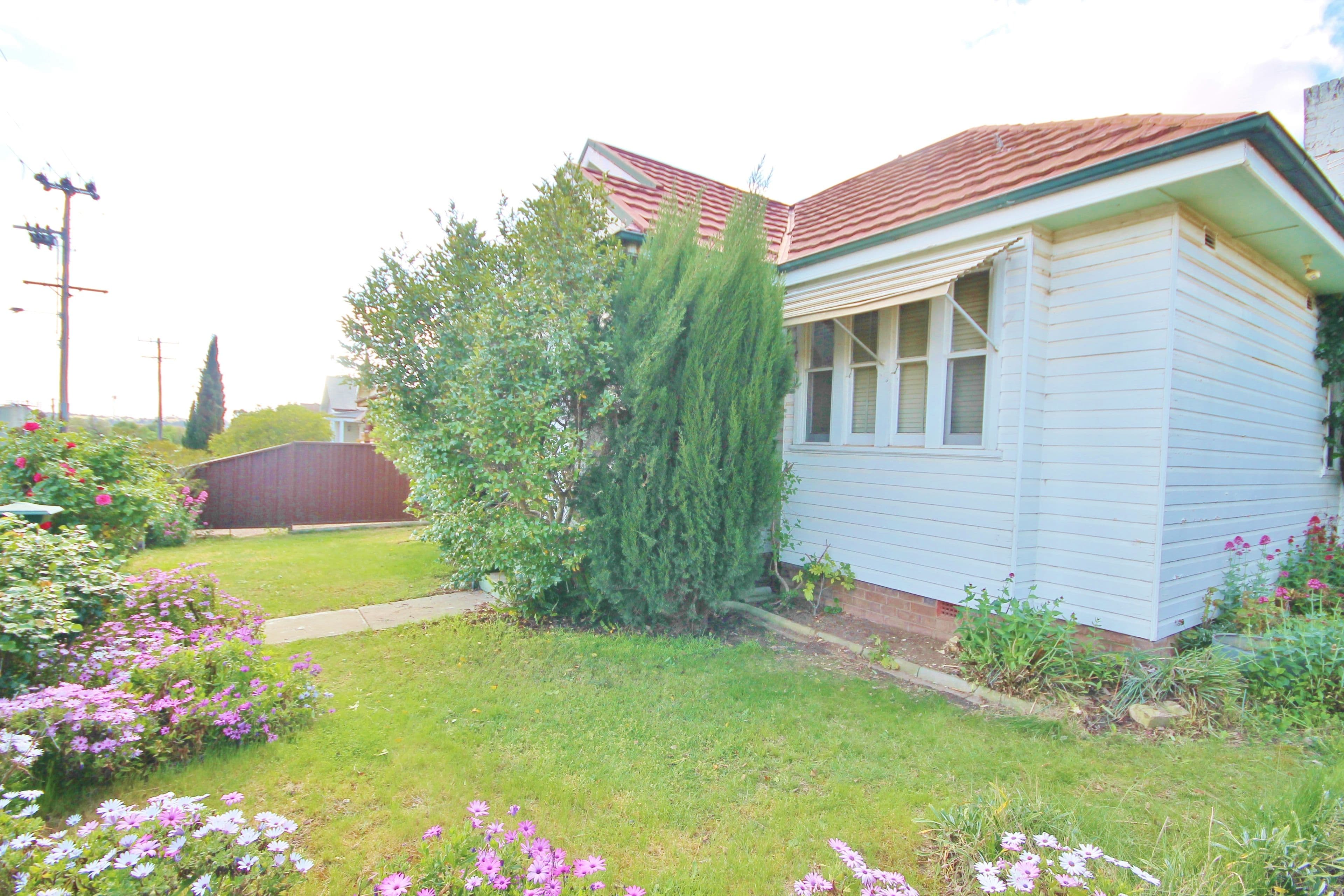 171 Nasmyth Street, Young - Thumbnail 2
