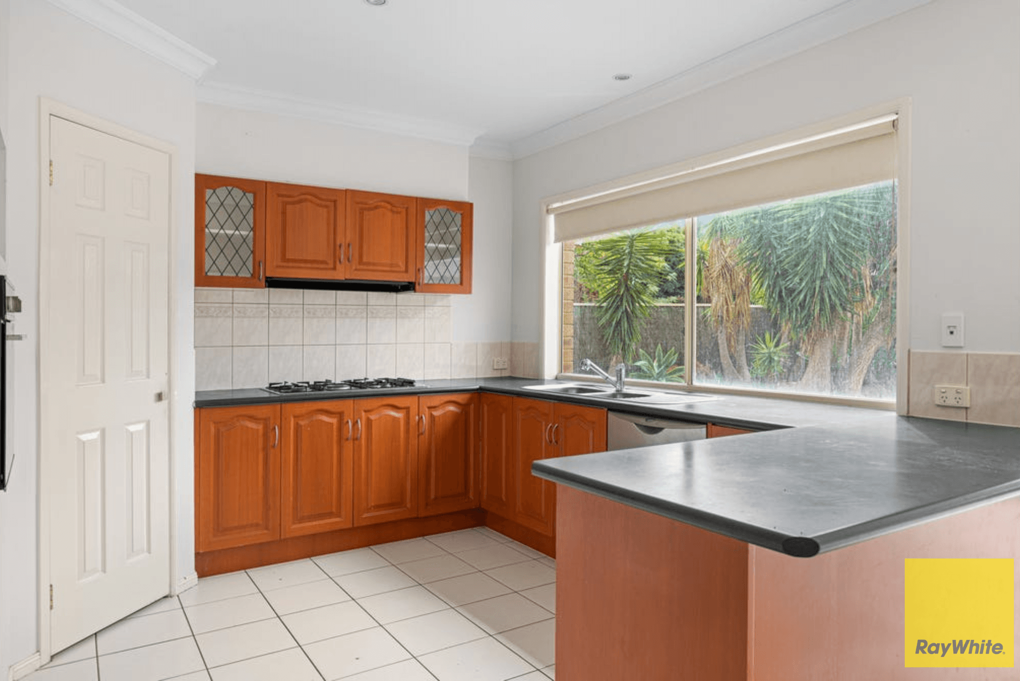 9 Kemerton Close, Point Cook VIC 3030, Point Cook - Thumbnail 2