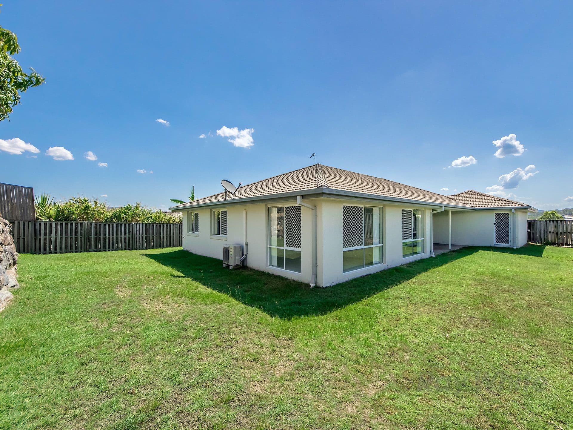12 Ainslie Street, Pacific Pines QLD 4211, Pacific Pines - Thumbnail 2